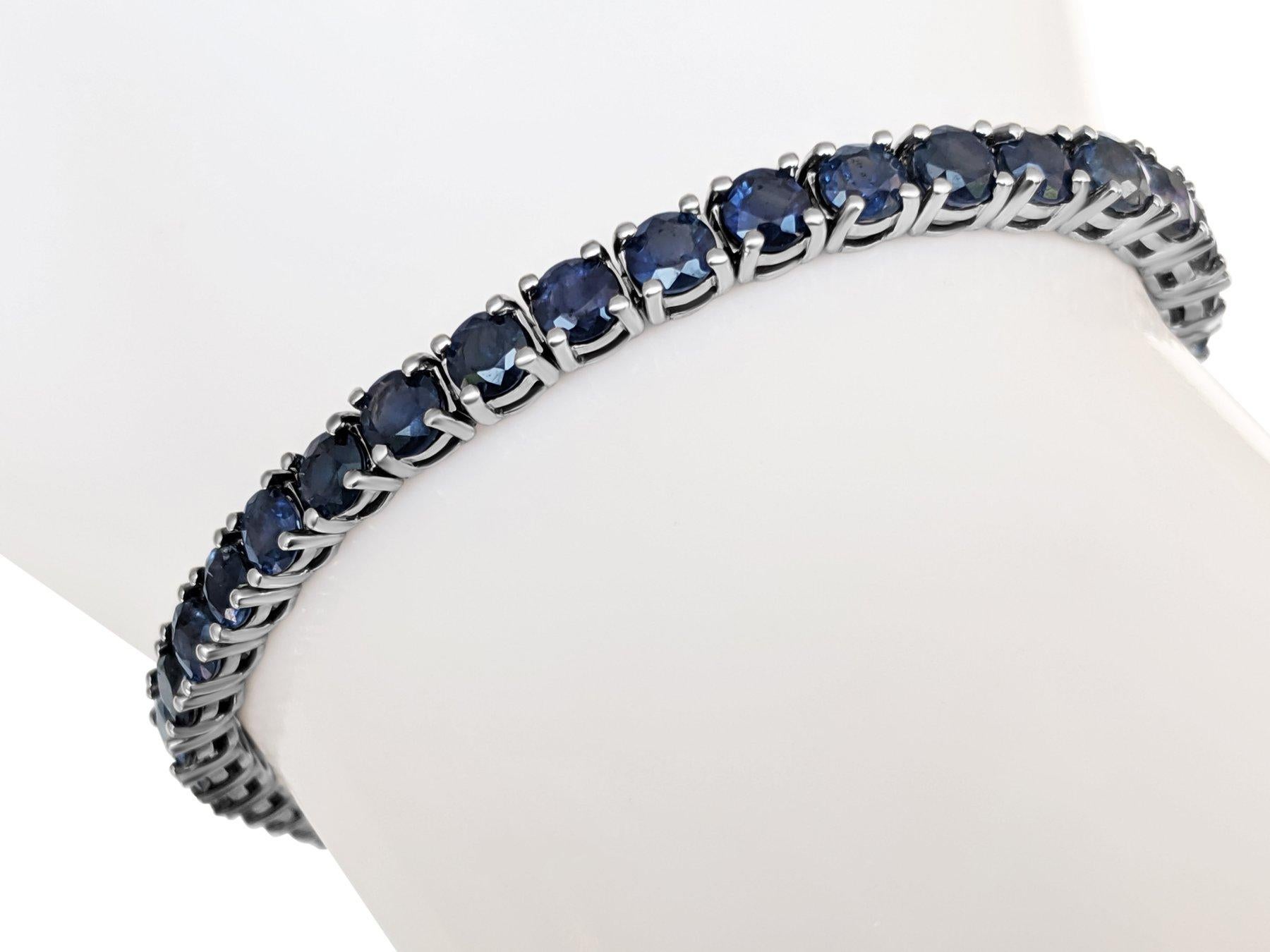 NO RESERVE! - 10.60ct. tw. Sapphire Tennis 14K White Gold Bracelet In New Condition For Sale In Ramat Gan, IL