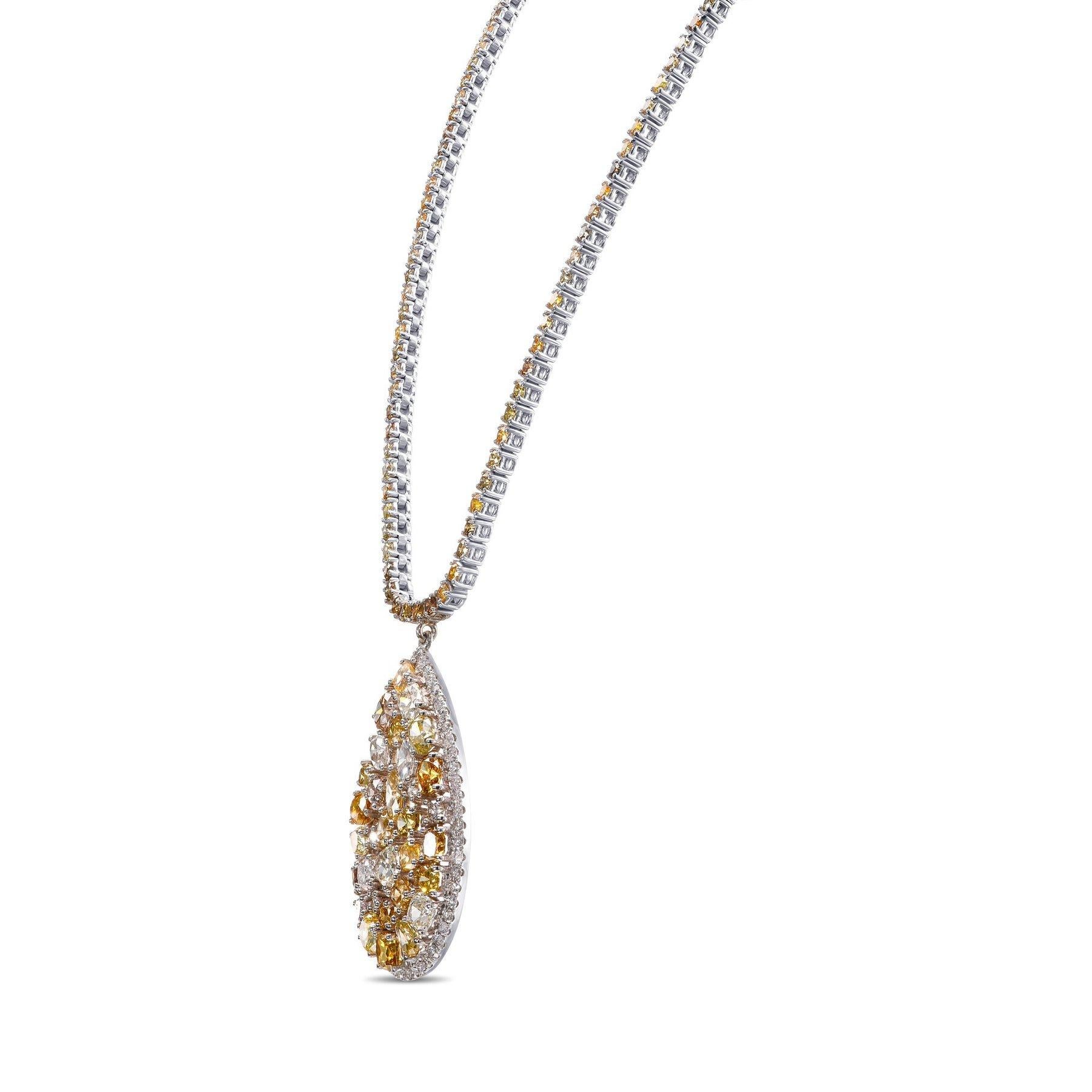 NO RESERVE!  -  10.67 Cttw Fancy Diamonds 14K White Gold Necklace & Pendant In New Condition For Sale In Ramat Gan, IL