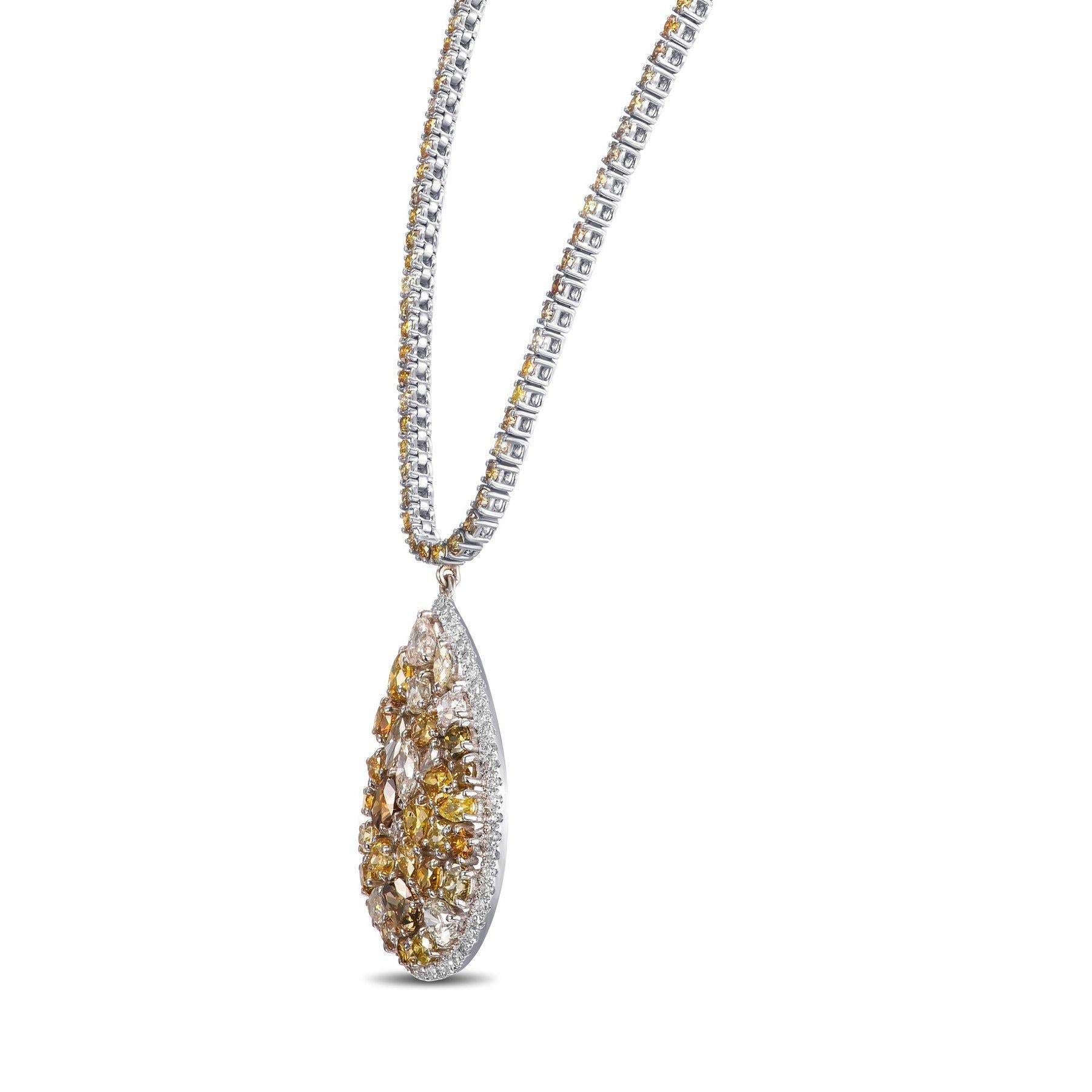 Women's NO RESERVE!  -  10.75Cttw Fancy Diamonds - 14K White gold Necklace With Pendant  For Sale