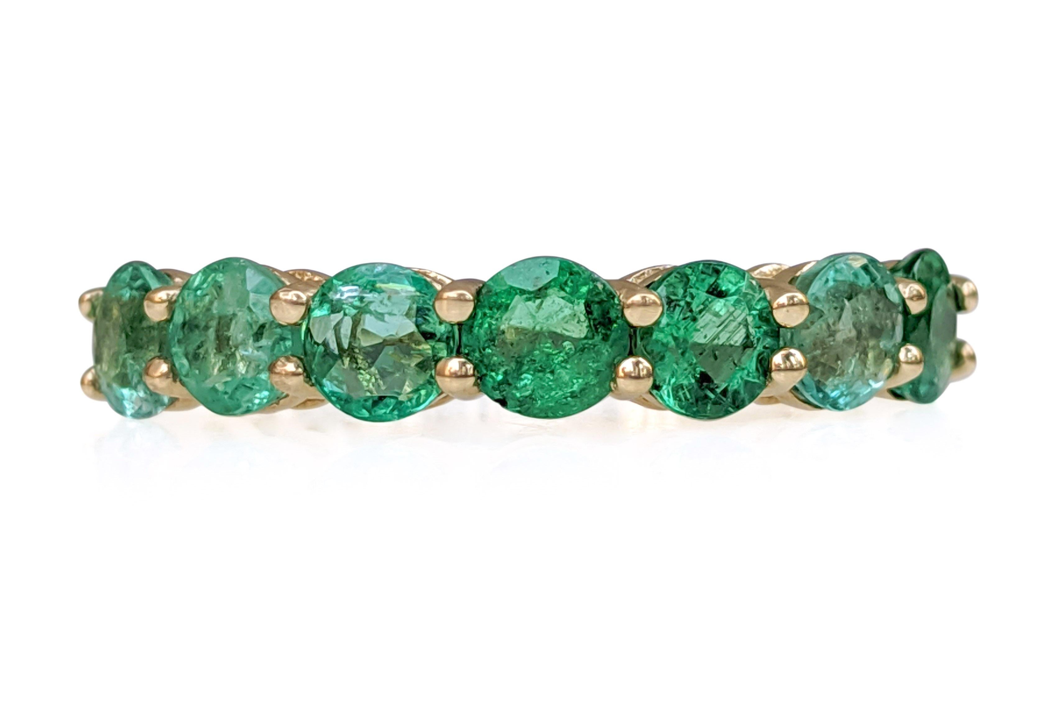 Round Cut $1 NO RESERVE!  1.15 Carat 7 Stone Emerald Band - 14 kt. Gold - Ring For Sale