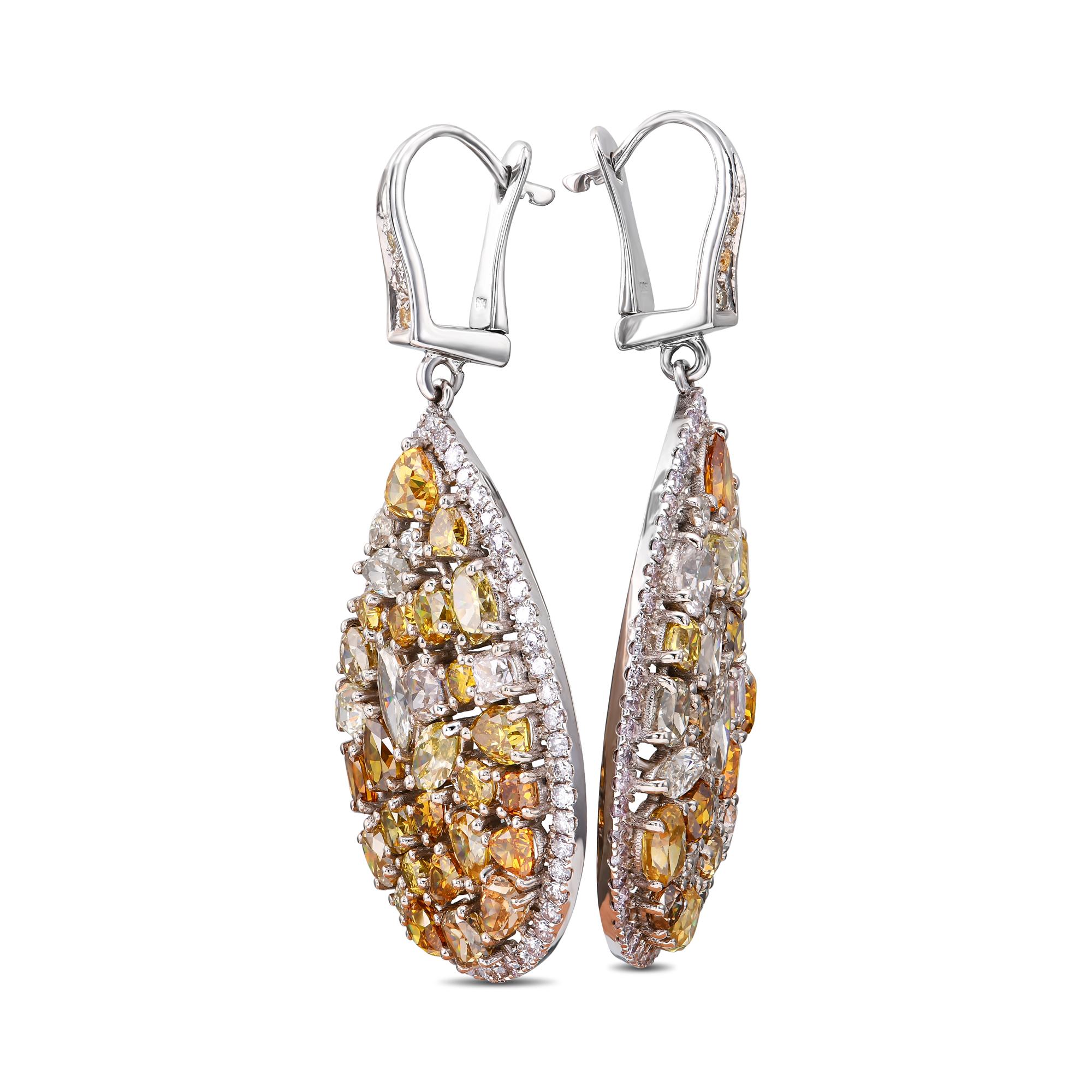 KEINE RESERVE!  -  11,60cttw Ausgefallene farbige Diamanten - 14K Weißgold Ohrringe  im Zustand „Neu“ im Angebot in Ramat Gan, IL
