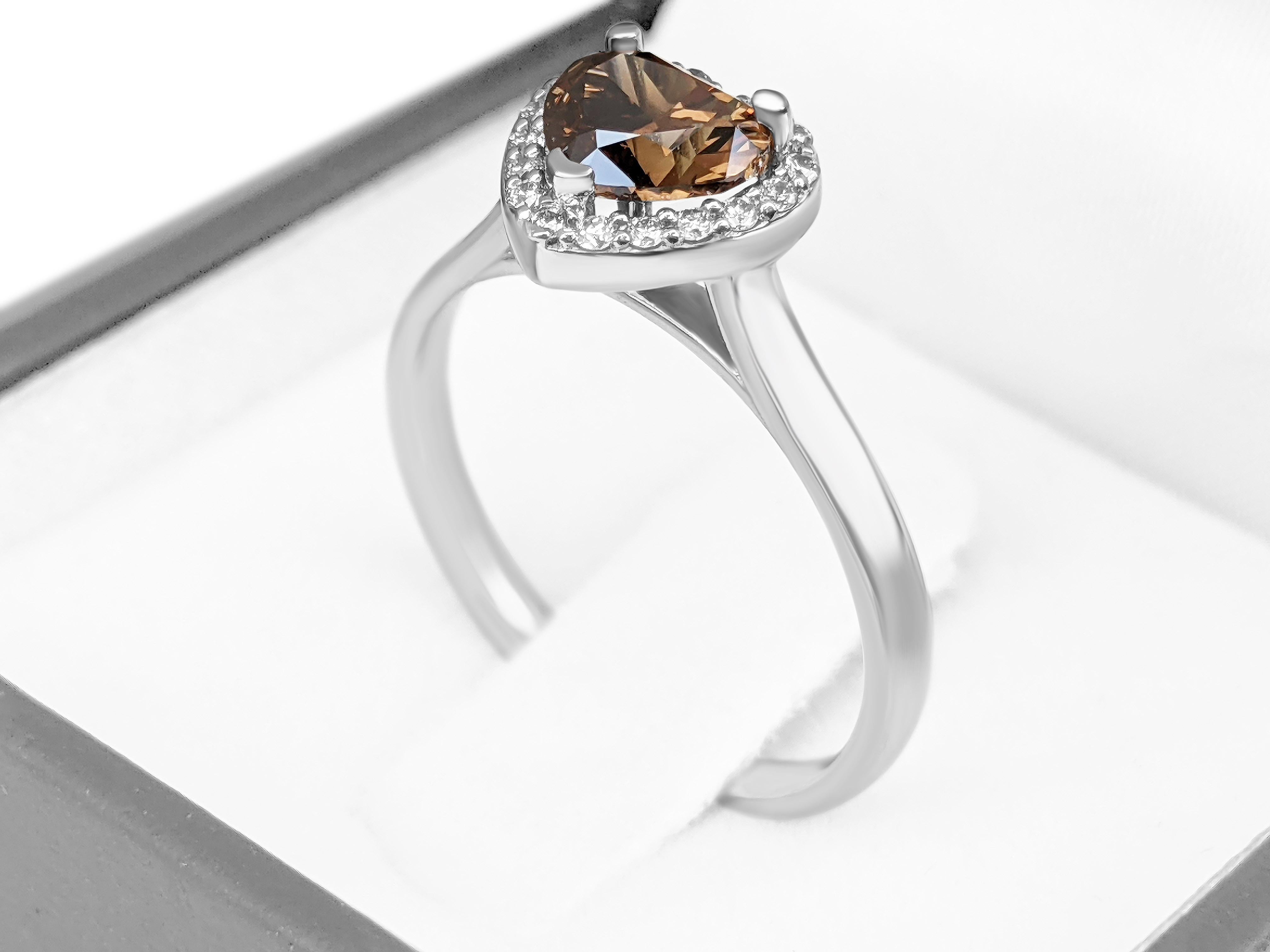 Art Deco No Reserve! 1.22 Cttw Fancy Heart Diamond Halo, 14 Karat White Gold Ring