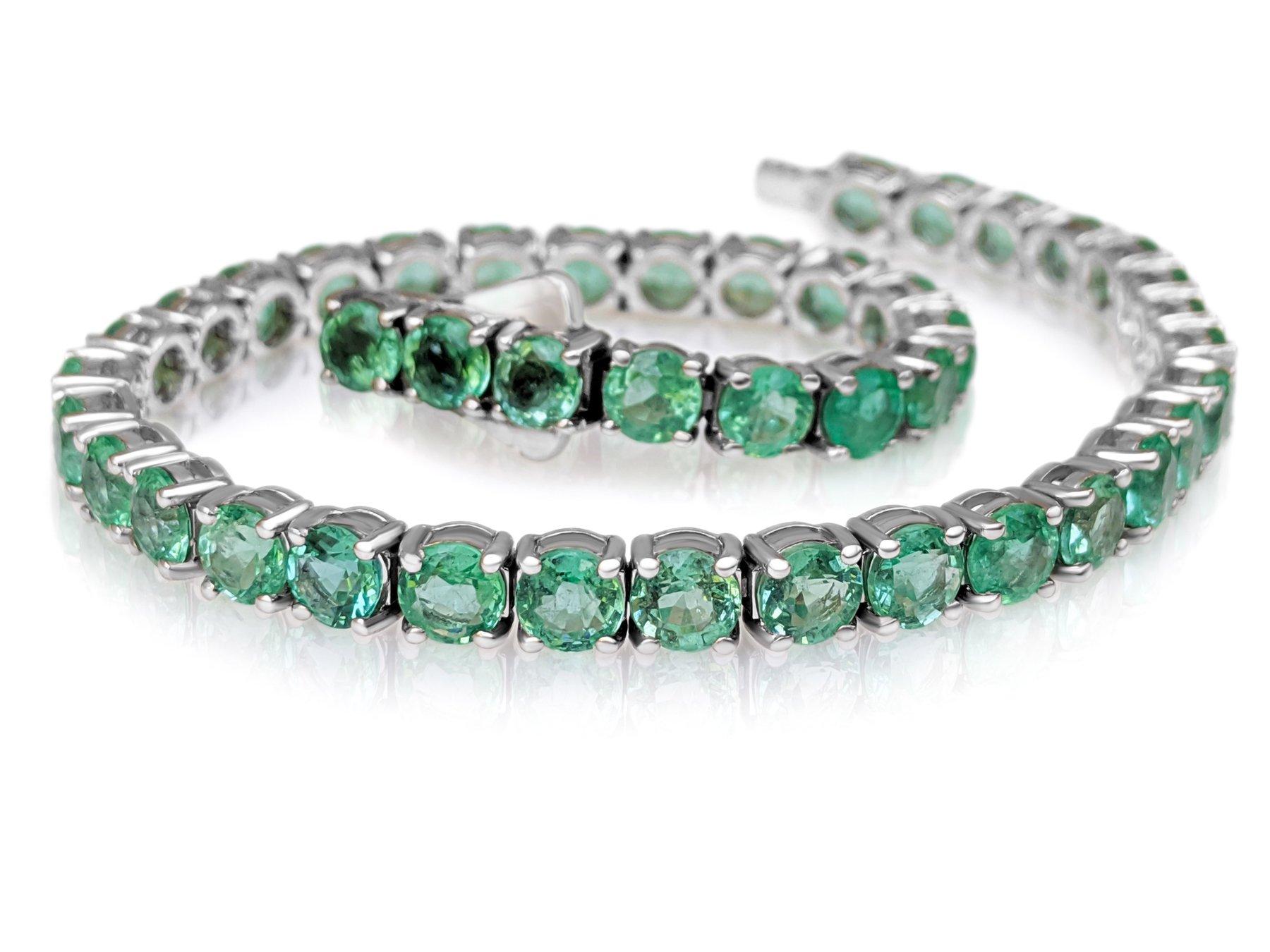 Round Cut NO RESERVE! 15.34Ct Natural Emerald Tennis Riviera - 14kt White gold - Bracelet For Sale
