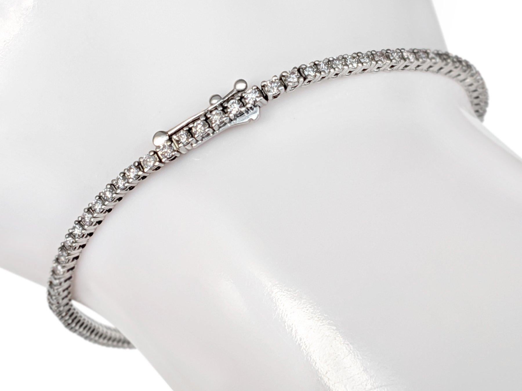NO RESERVE! 1.78 Ct Fancy Light Pink Diamond Tennis 14K White gold Bracelet In New Condition For Sale In Ramat Gan, IL