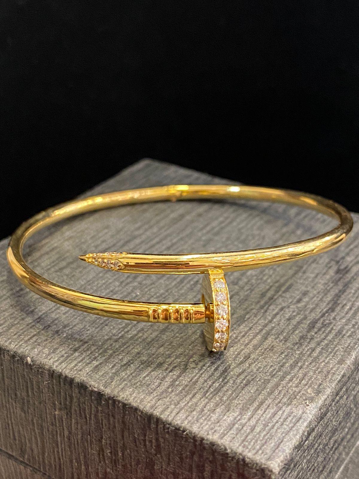 Exclusive design in 18k gold bracelet with diamonds ct 0,45.