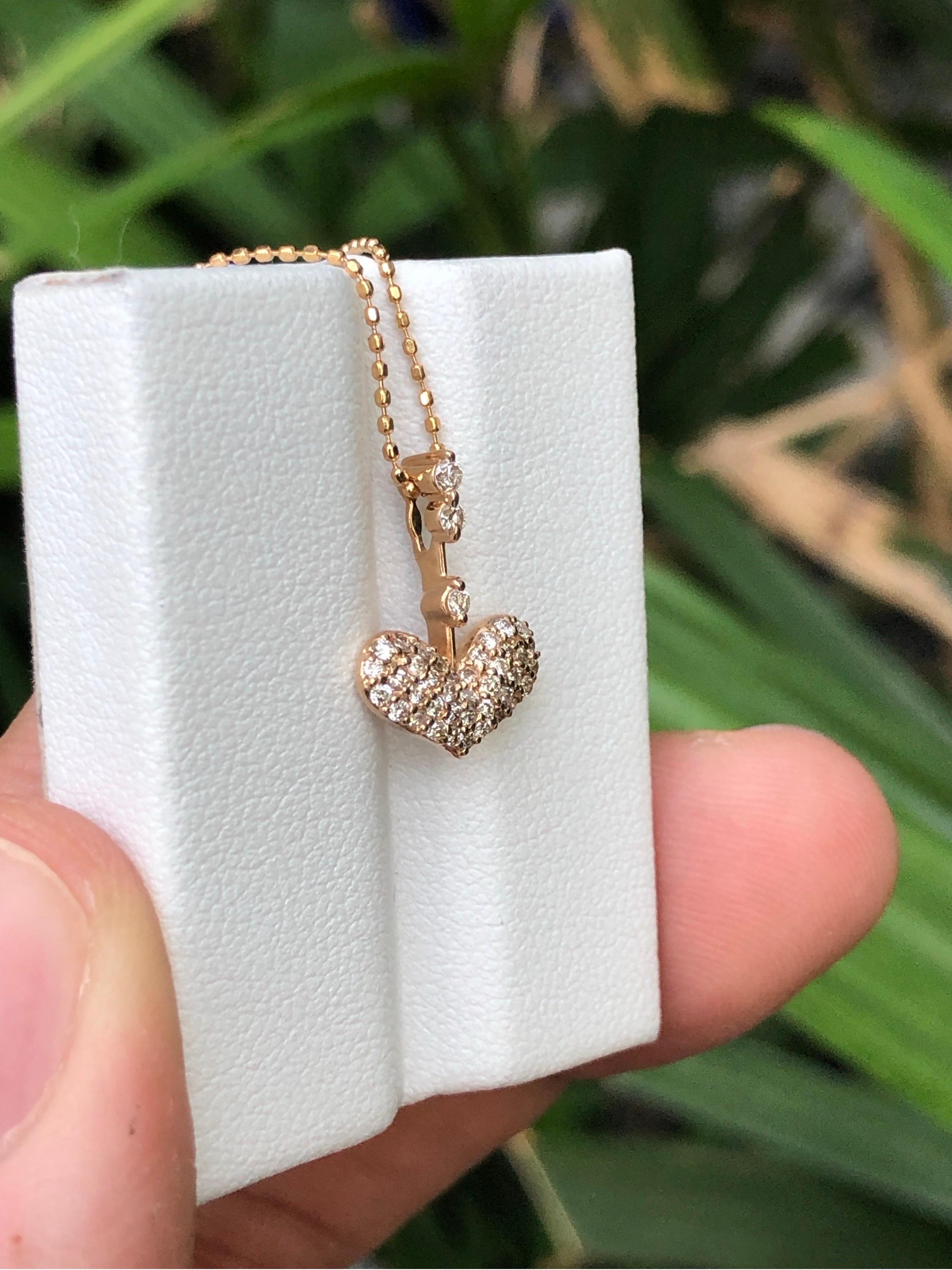 No Reserve 18K Gold Diamonds Pendant and Necklace  In New Condition For Sale In Bangkok, TH