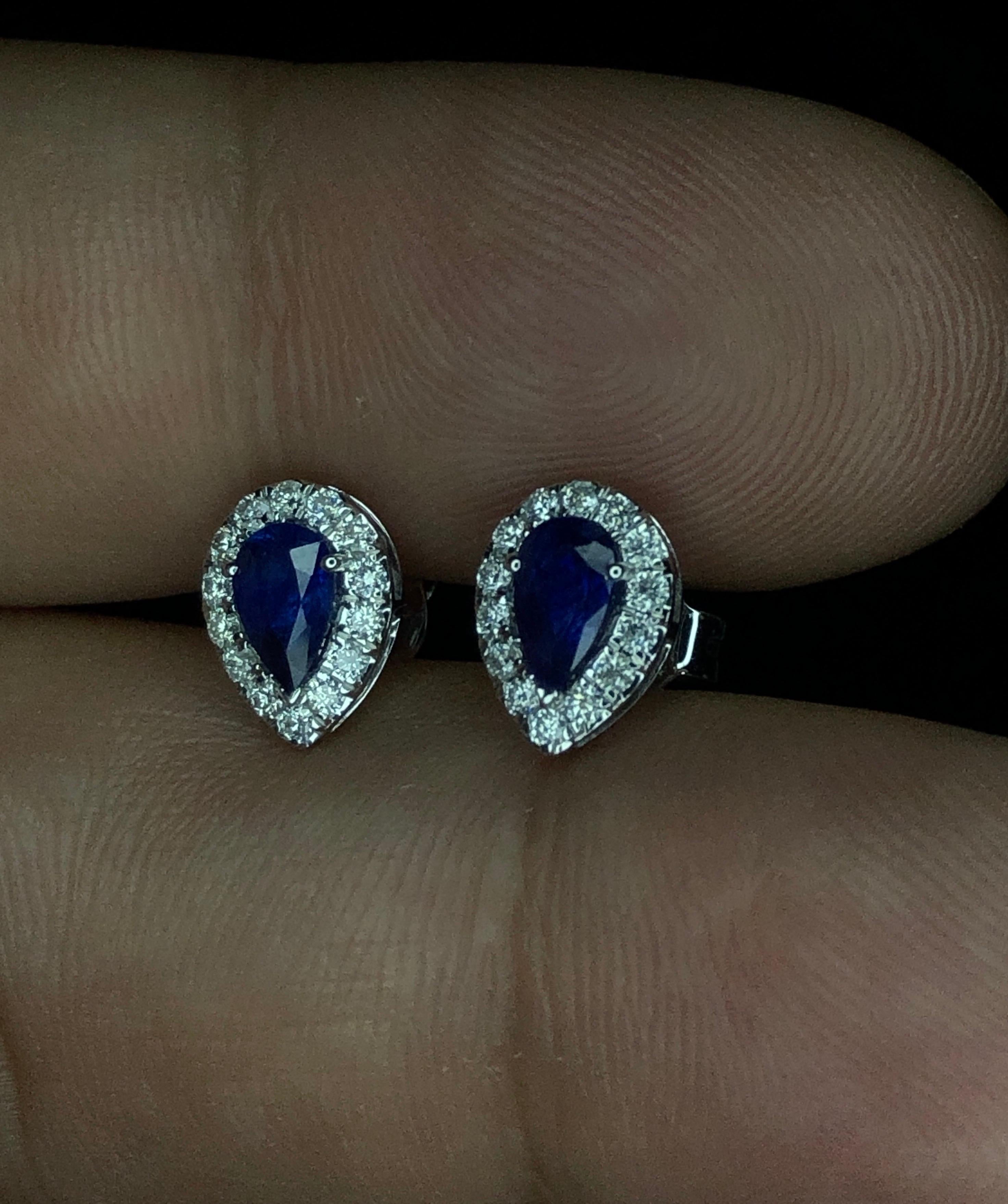 No Reserve 18K Gold Royal Blue Ceylon Sapphire Earrings with Diamonds  In New Condition In Bangkok, TH