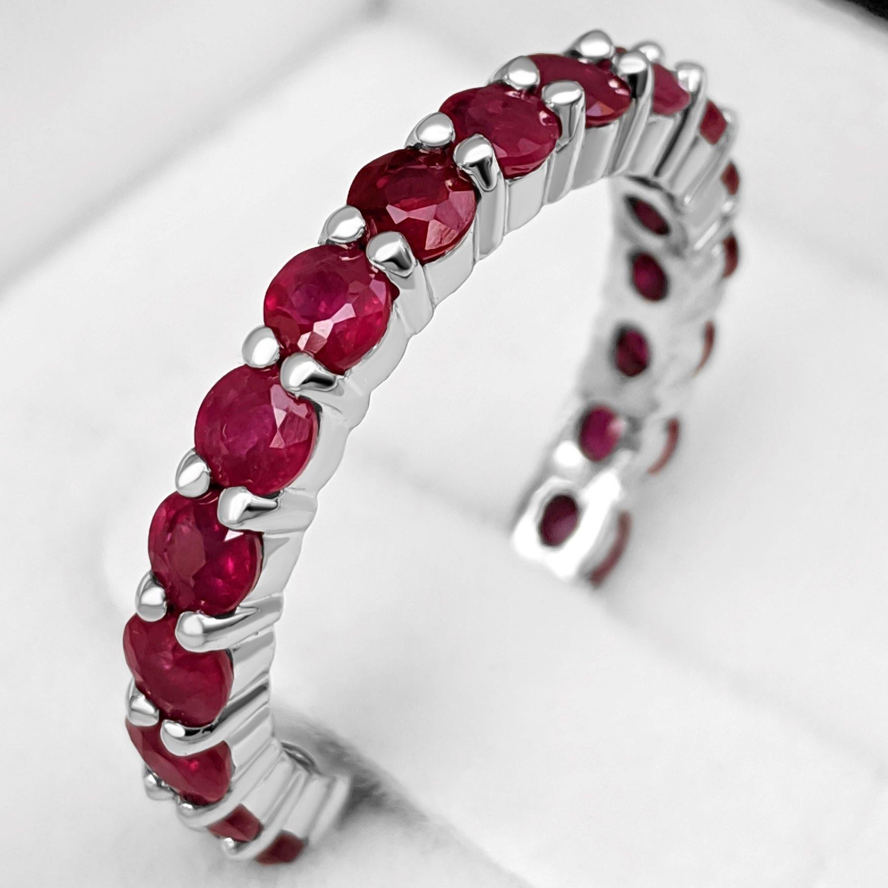 Round Cut NO RESERVE! 2.00 Carat Ruby 3/4 Eternity Band 14kt White gold - Ring For Sale