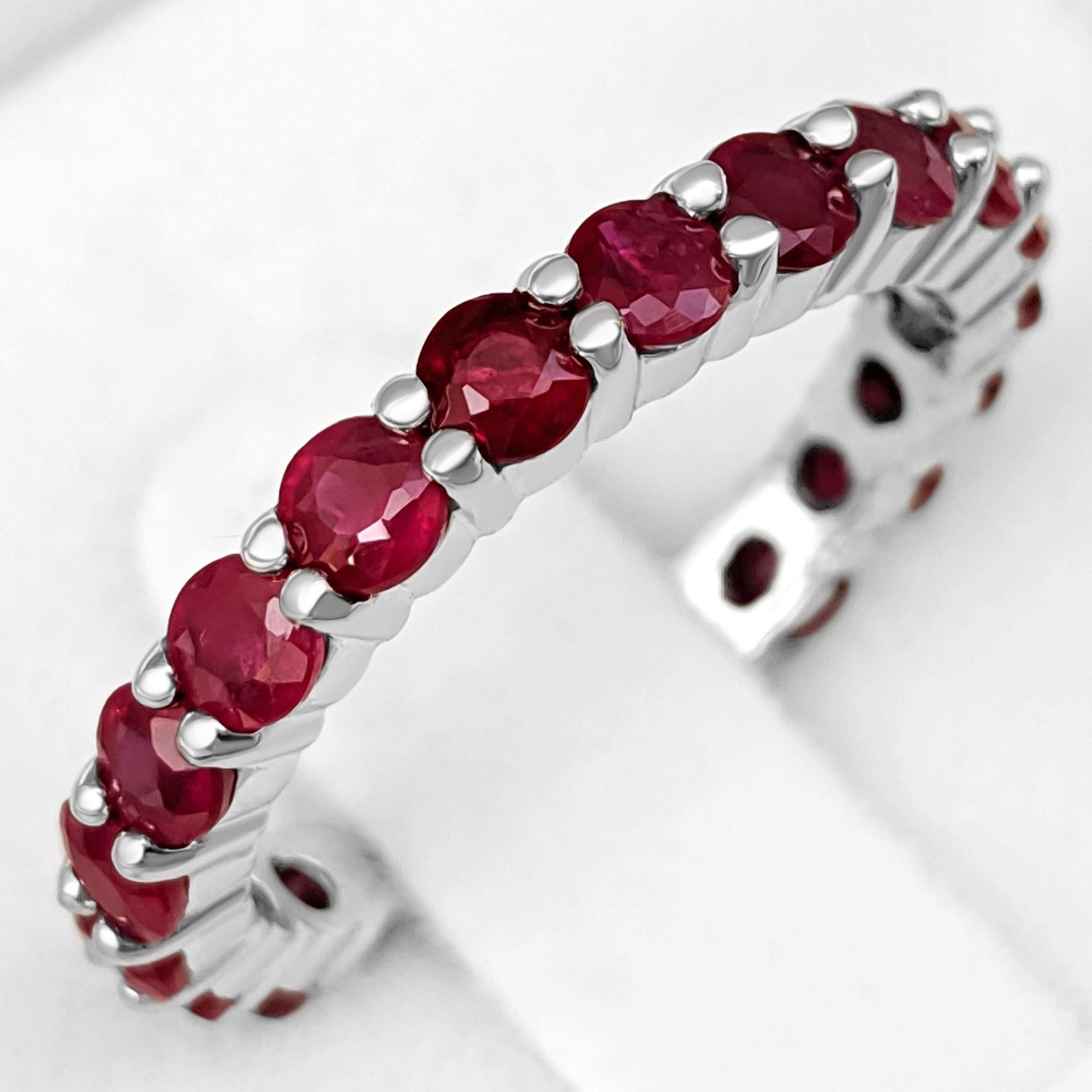 Women's NO RESERVE! 2.00 Carat Ruby 3/4 Eternity Band 14kt White gold - Ring For Sale