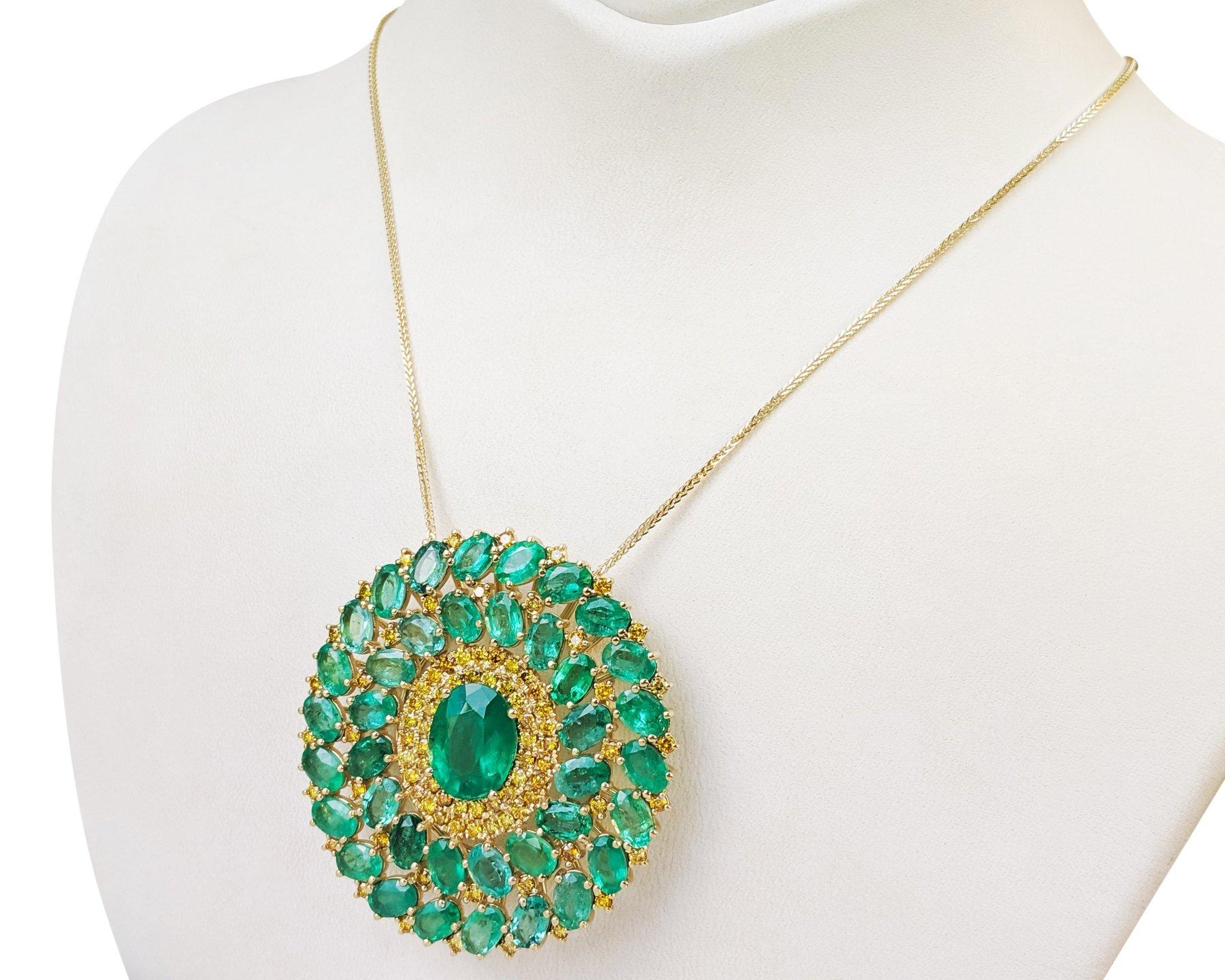 Art Deco NO RESERVE 20.12Ct Emeralds & 2.05Ct Diamonds 14 kt. Gold Pendant Necklace For Sale