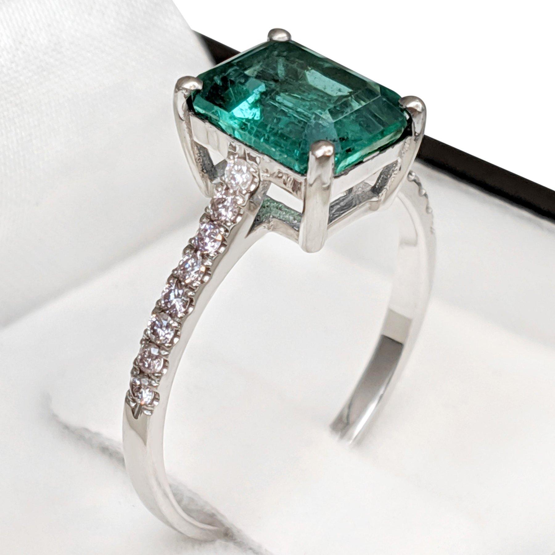 Art Deco NO RESERVE!  2.04 Carat Emerald & 0.21Ct Pink Diamonds - 14K White Gold Ring