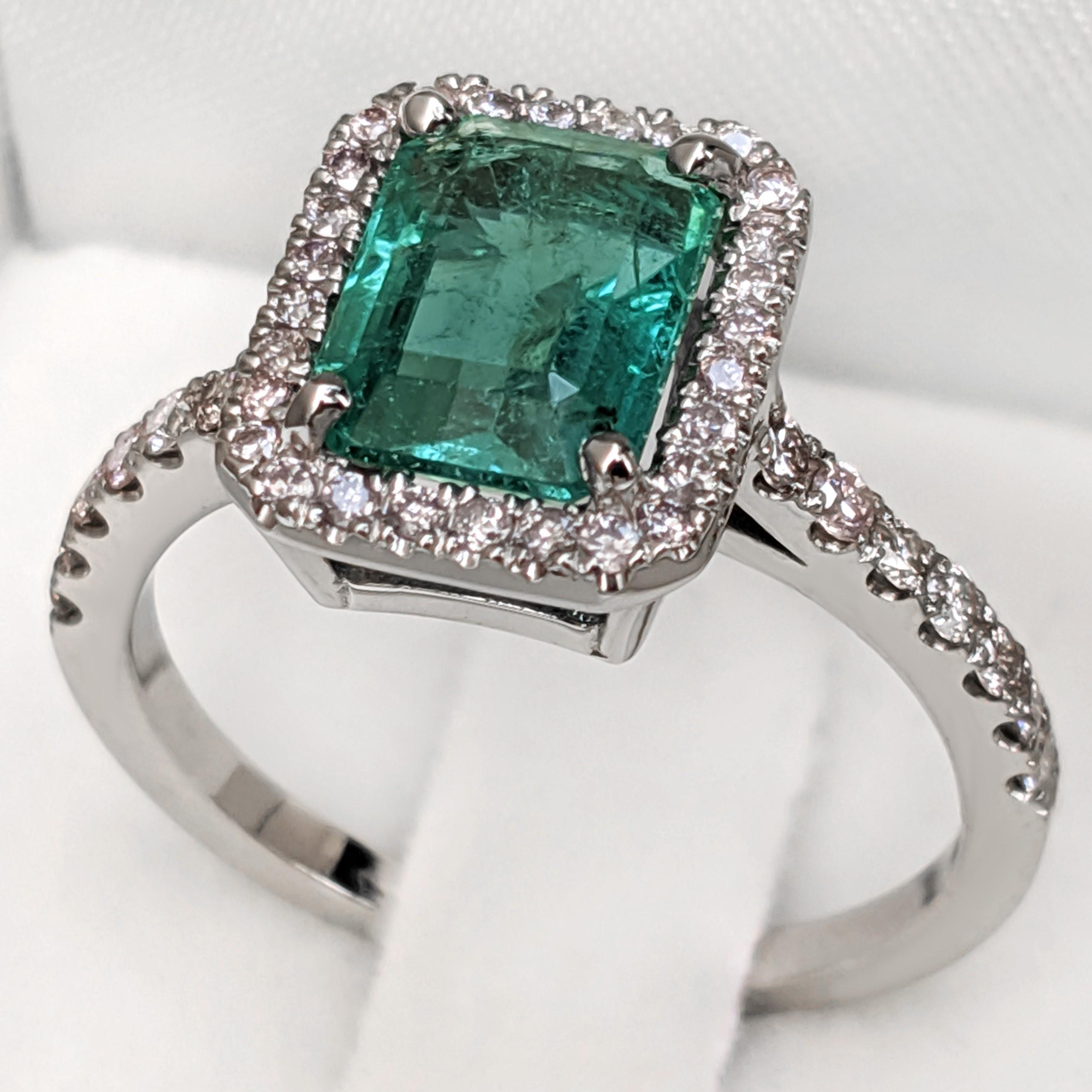Women's NO RESERVE! 2.05 Carat Emerald and 0.41Ct Diamonds - 14 kt. White gold - Ring For Sale