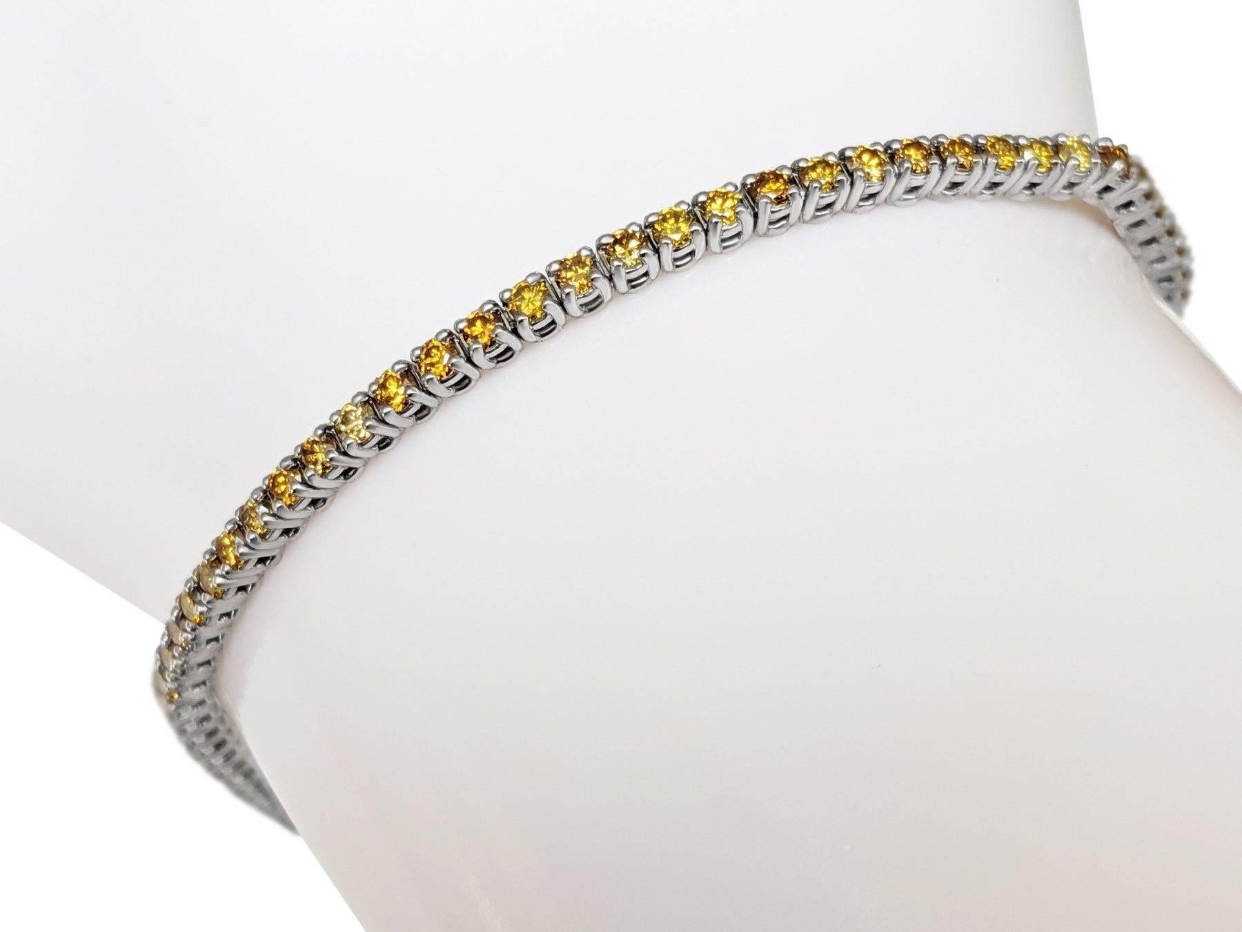 Taglio rotondo NESSUNA RISERVA! Bracciale Tennis con diamanti fantasia in oro bianco 14K da 2,07 carati in vendita