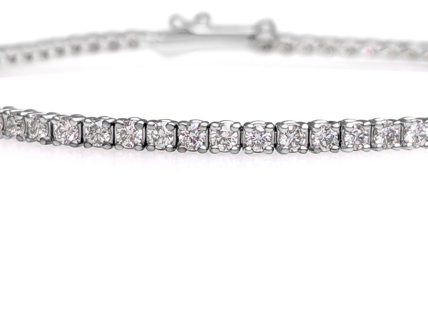 Round Cut NO RESERVE! - 2.23Ct Diamond Tennis 14K White Gold Bracelet For Sale