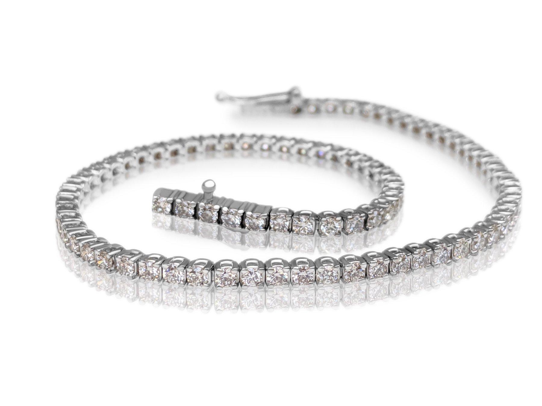 NO RESERVE! - 2.23Ct Diamond Tennis 14K White Gold Bracelet For Sale 1