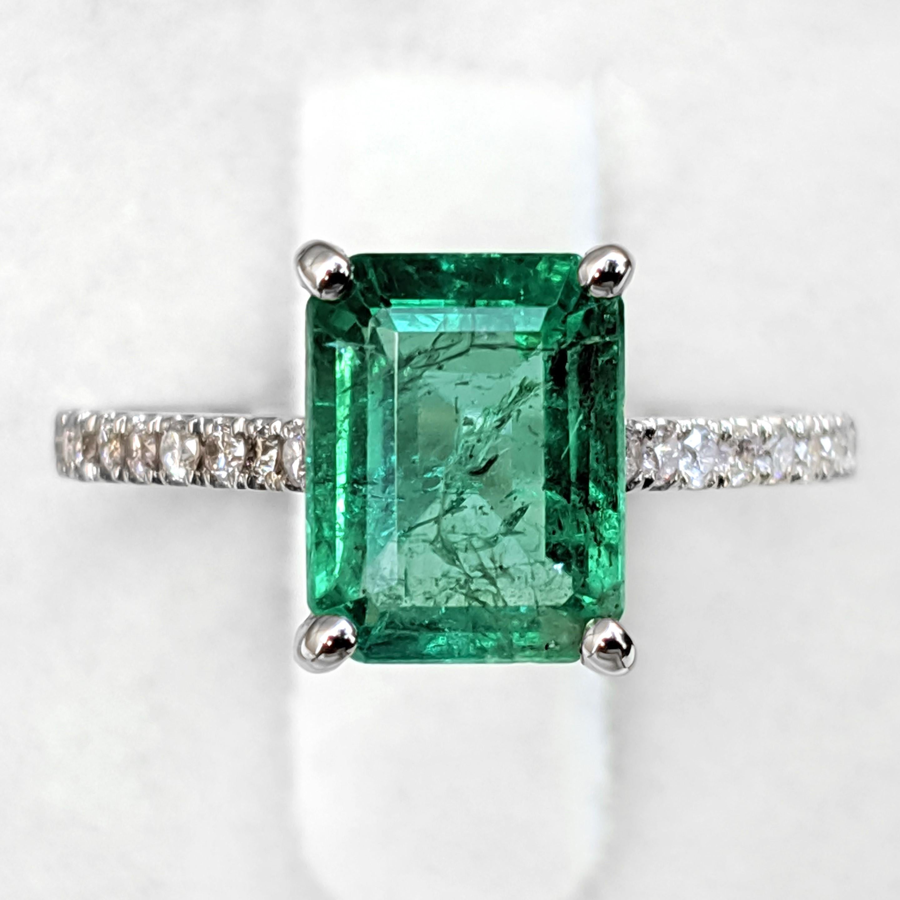 Art Deco NO RESERVE! 2.27 Carat Emerald and 0.21Ct Diamonds - 14 kt. White gold - Ring