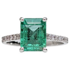 NO RESERVE! 2.27 Carat Emerald and 0.21Ct Diamonds - 14 kt. White gold - Ring