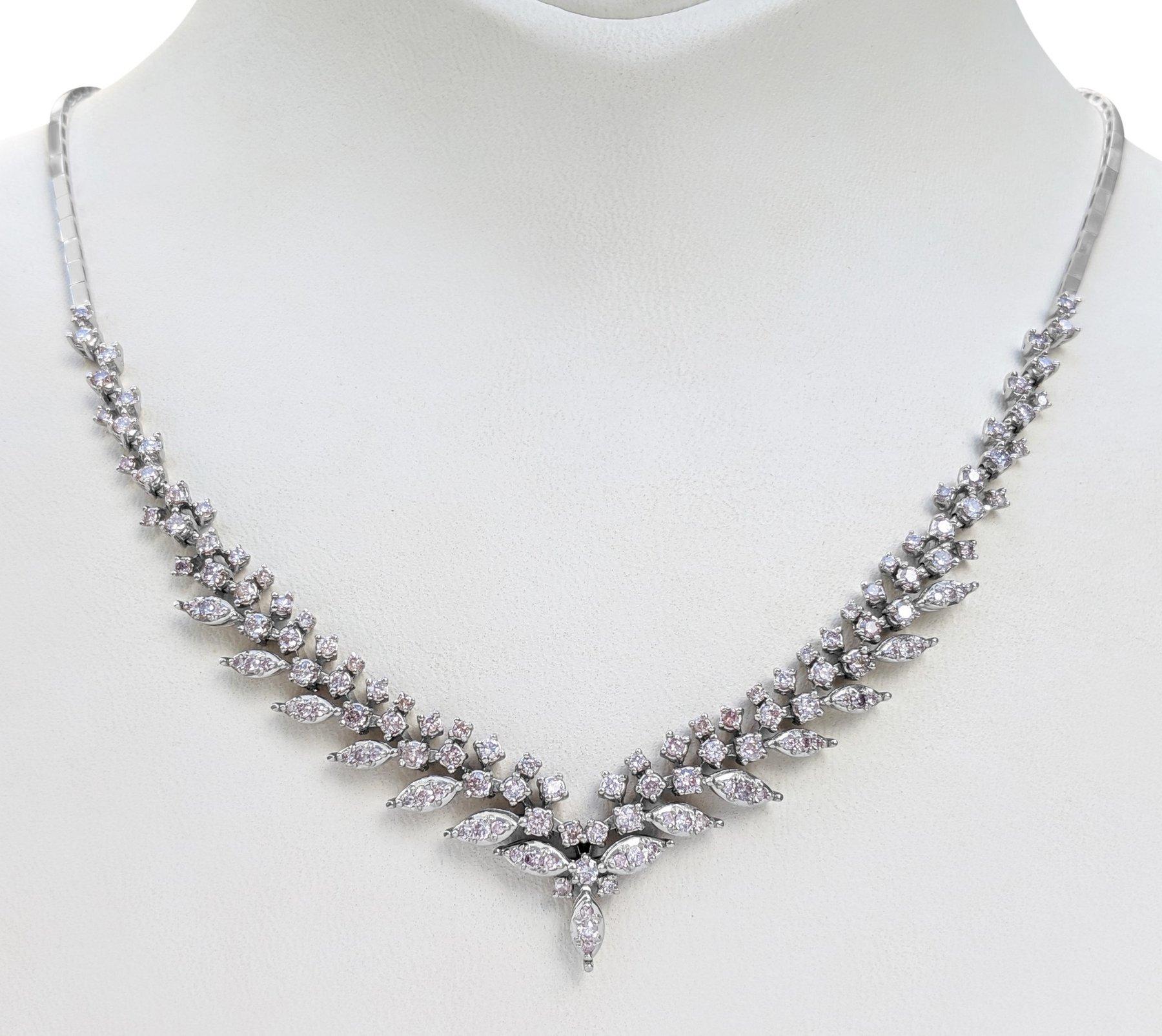 Women's NO RESERVE!  -  2.30Ct Fancy Pink Diamond 14 kt. White Gold Pendant Necklace For Sale