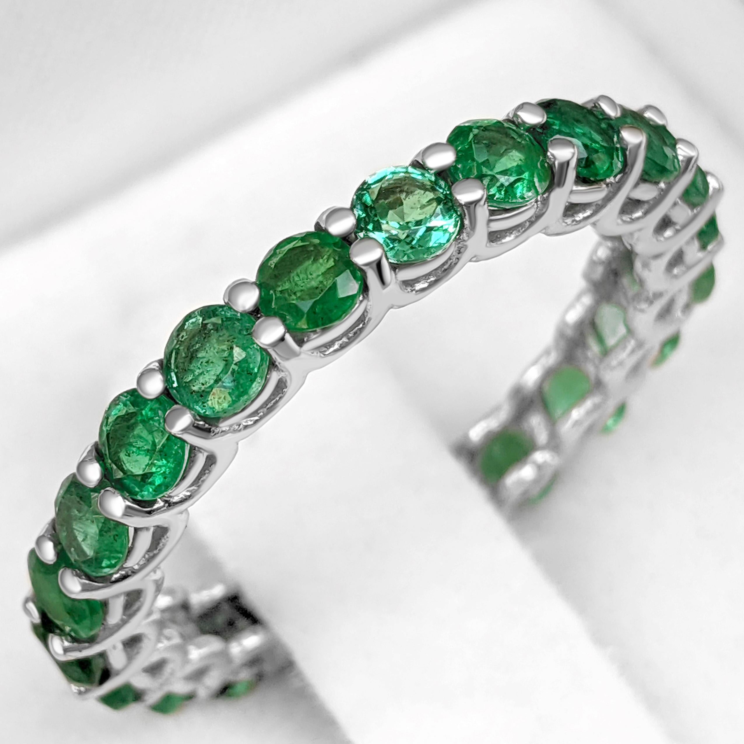 $1 NO RESERVE! - 2.32cttw Natural Emeralds Eternity Band, 14K White Gold  In New Condition In Ramat Gan, IL