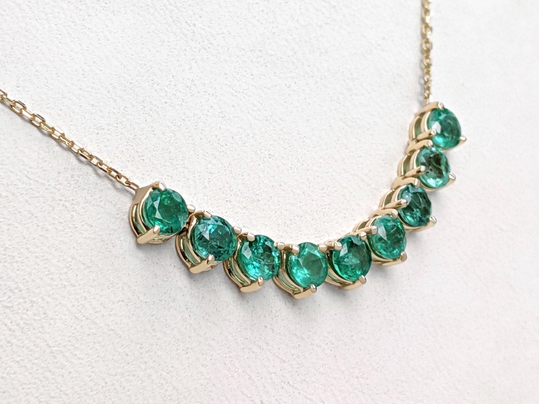 NO RESERVE!  2.44 Carat Natural Emerald - 14 kt. Gold - Necklace 2