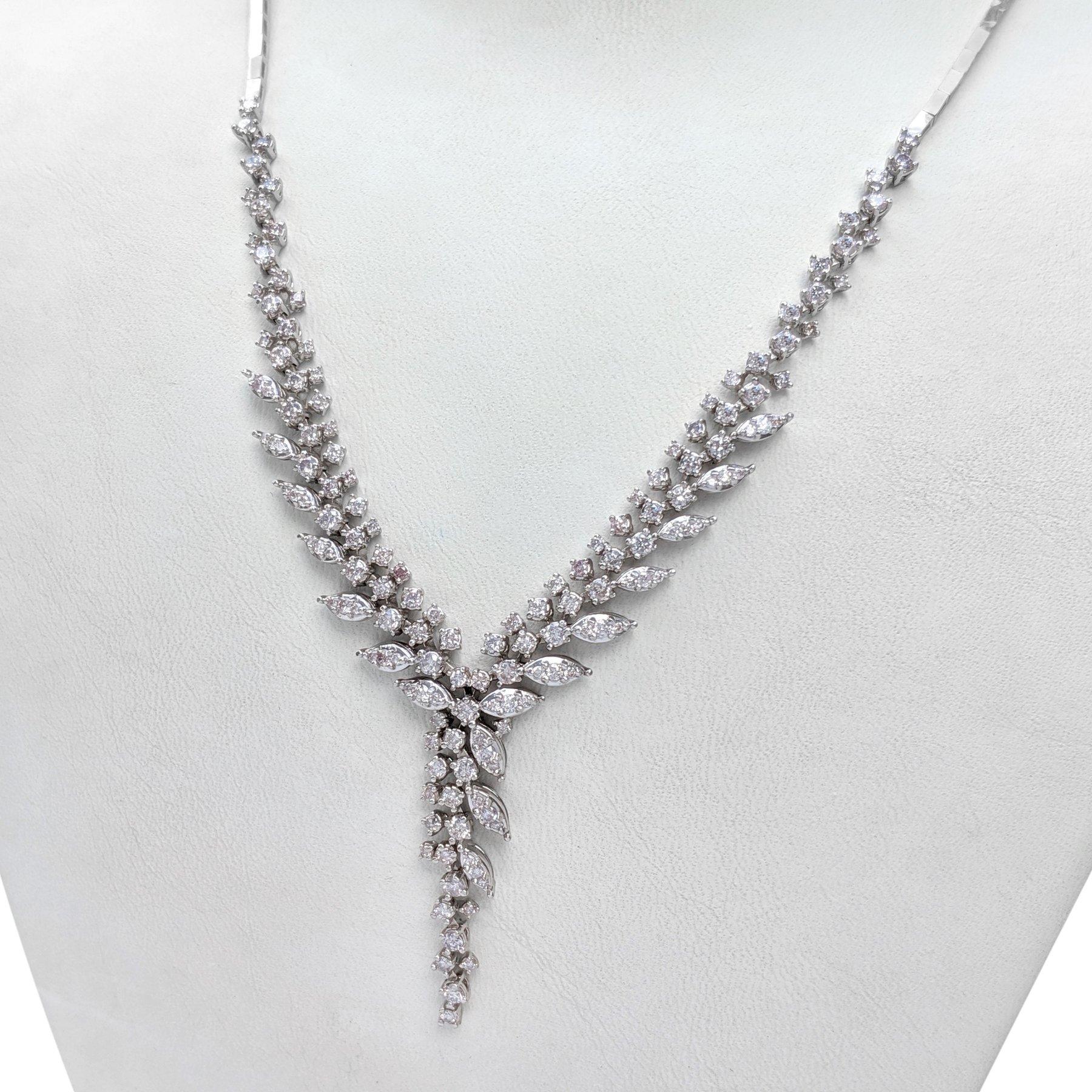 NESSUNA RISERVA! - 2.45Ct Fancy Pink Diamond 14 kt. Collana con ciondolo in oro bianco In condizioni Nuovo in vendita a Ramat Gan, IL