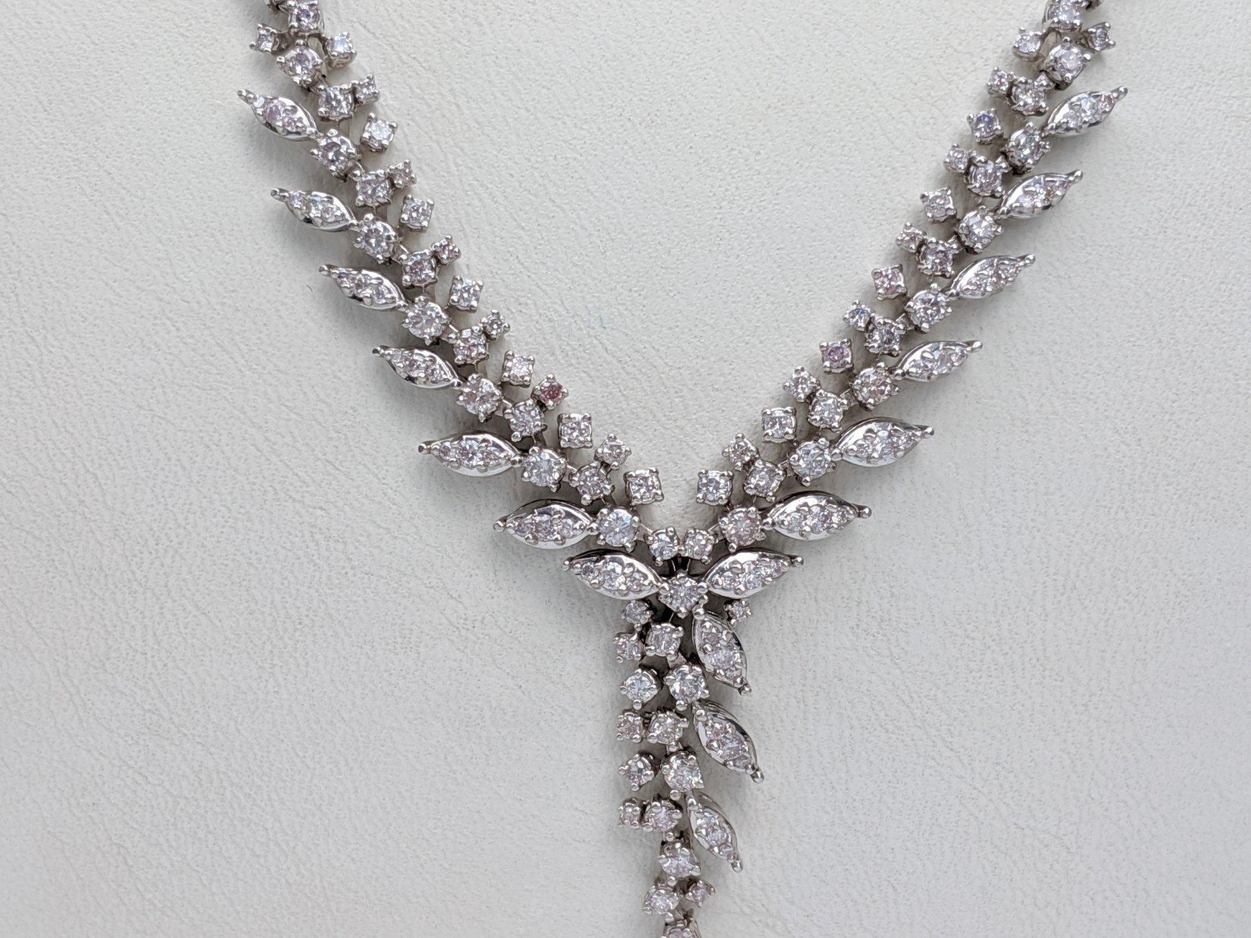 Donna NESSUNA RISERVA! - 2.45Ct Fancy Pink Diamond 14 kt. Collana con ciondolo in oro bianco in vendita