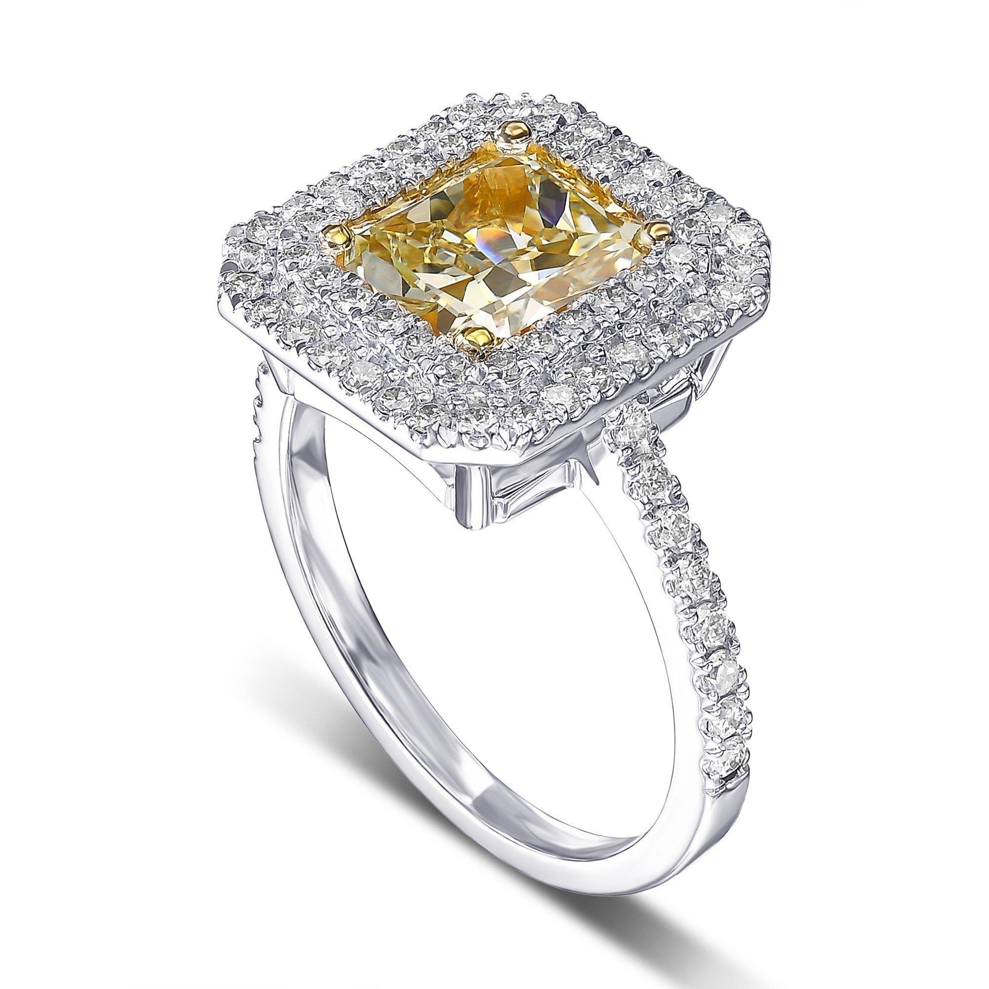 PAS DE RÉSERVE !  2.71 Cttw Fancy Yellow Diamonds Halo - Bague en or 18K  Pour femmes en vente