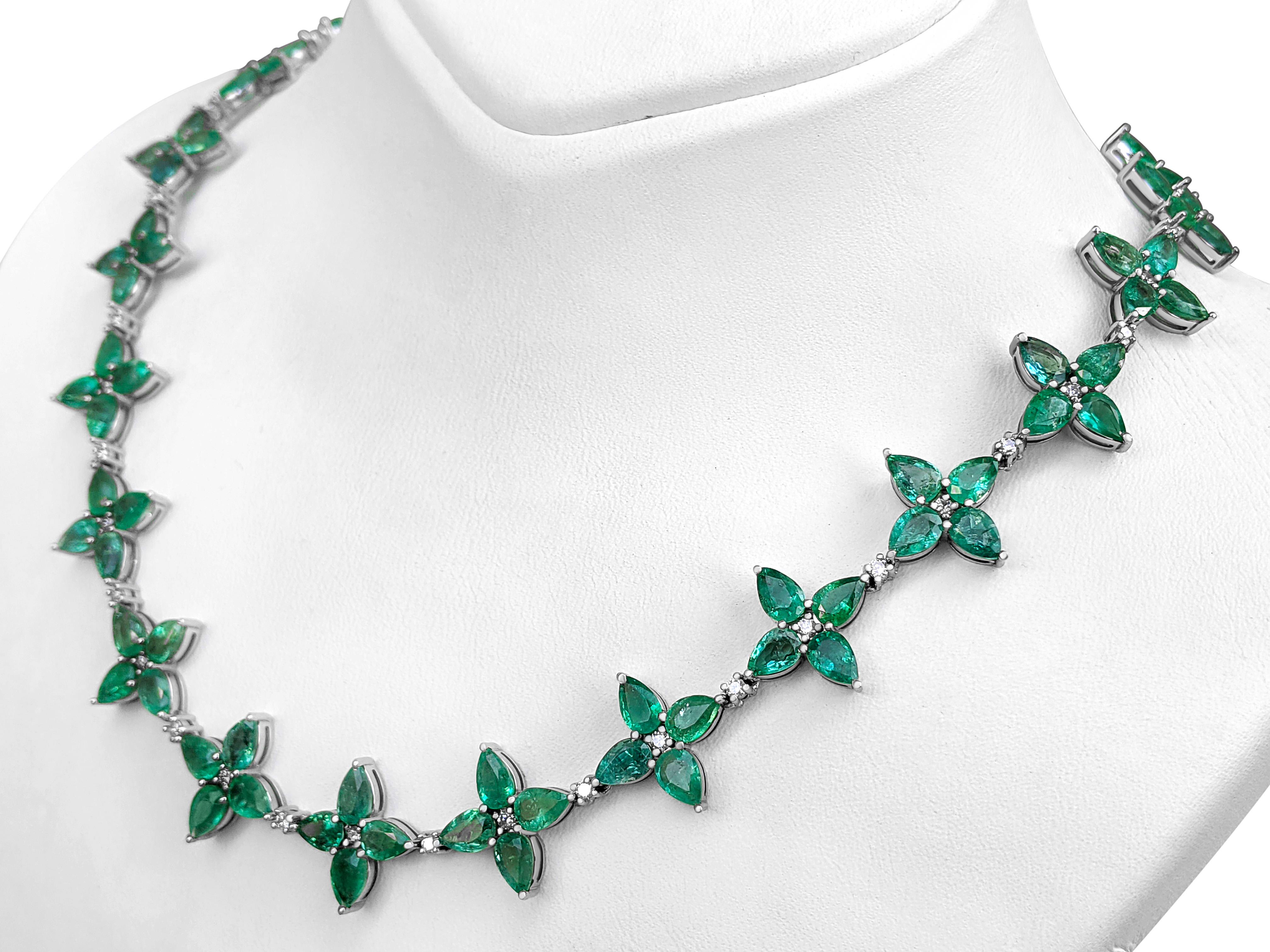 28.55cttw Pear Emeralds & 1.01 Carat Diamonds, 14k White Gold Necklace In New Condition In Ramat Gan, IL