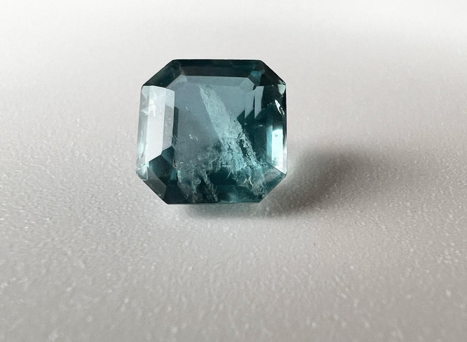 3.05ct NON-OILED Natürlicher Blauer Grüner EMERALD Edelstein für Damen oder Herren im Angebot
