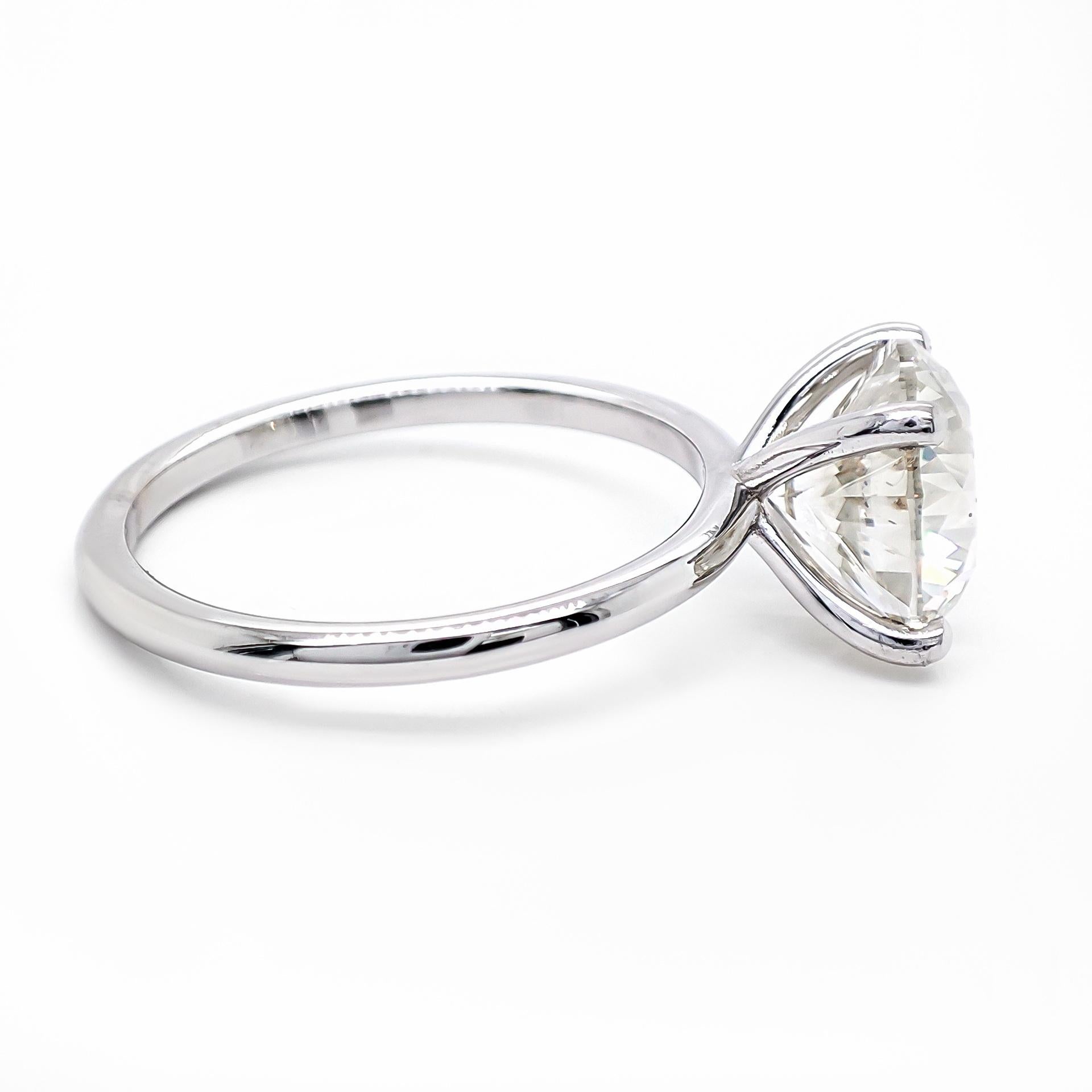 3.07 Carat Round Diamond Engagement Solitaire Ring 14k White Gold In New Condition In Ramat Gan, IL