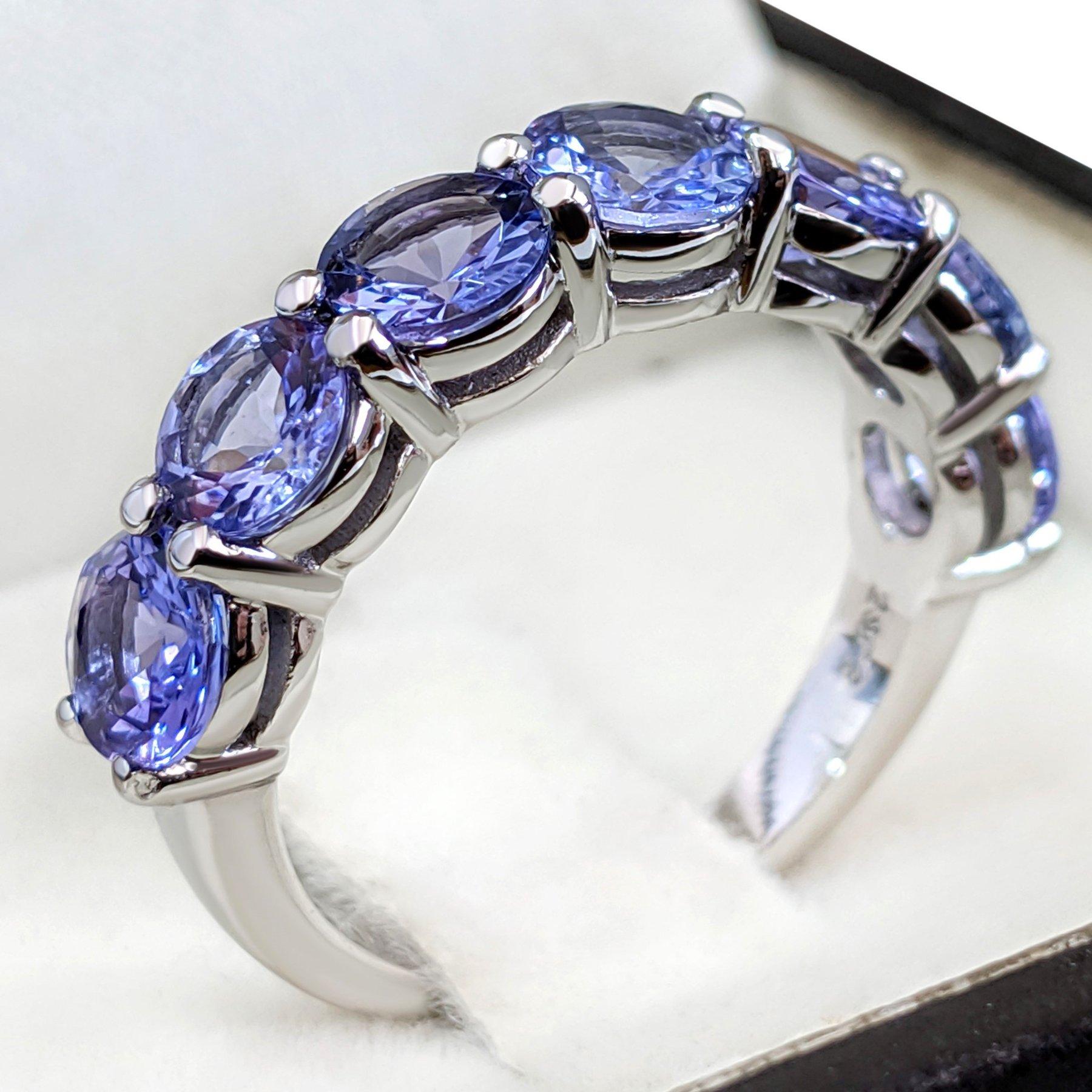 Round Cut NO RESERVE! 3.18 Carat Tanzanite 7 Stone Eternity Band 14kt White gold - Ring For Sale