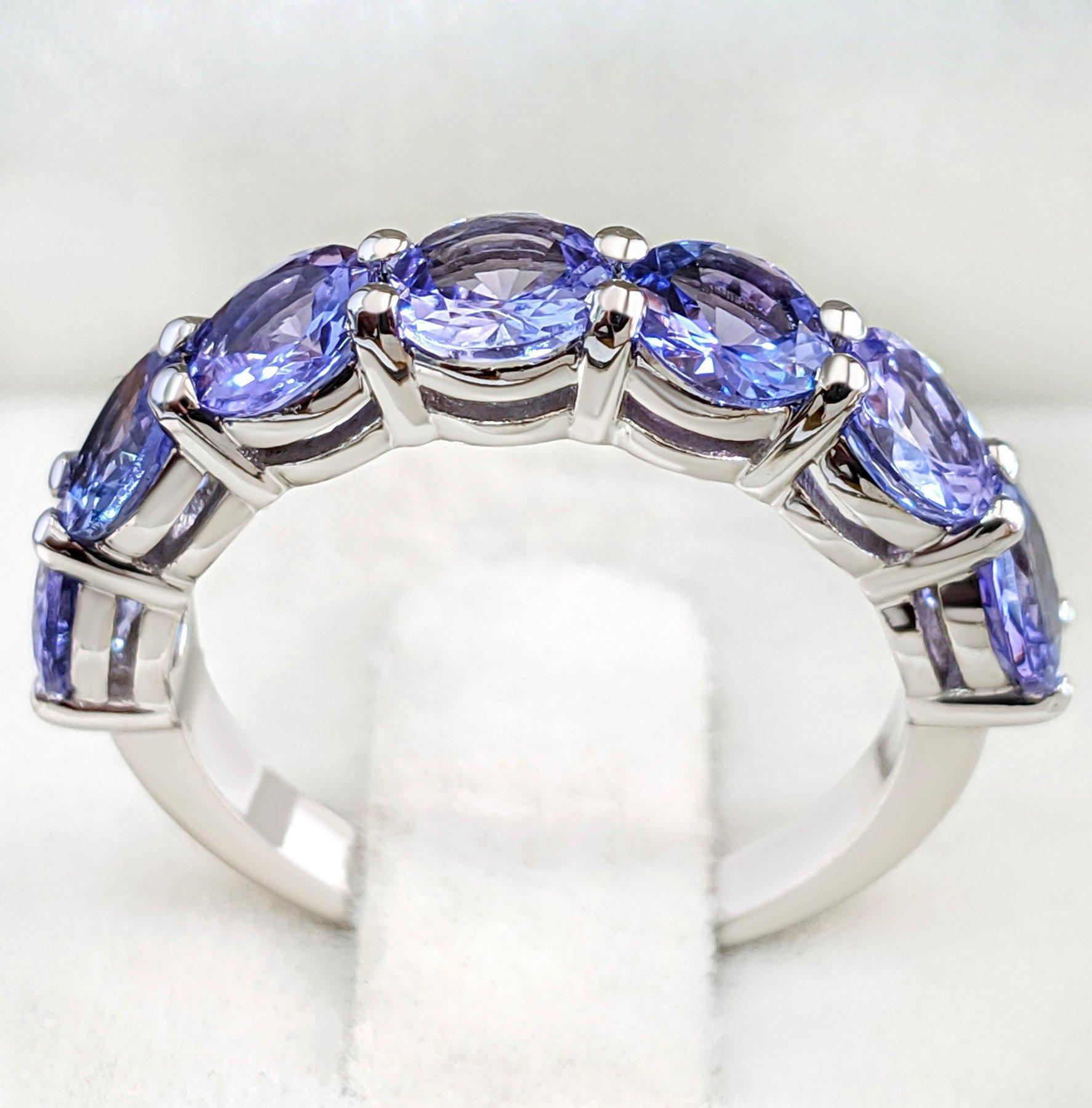 NO RESERVE! 3.18 Carat Tanzanite 7 Stone Eternity Band 14kt White gold - Ring For Sale 2