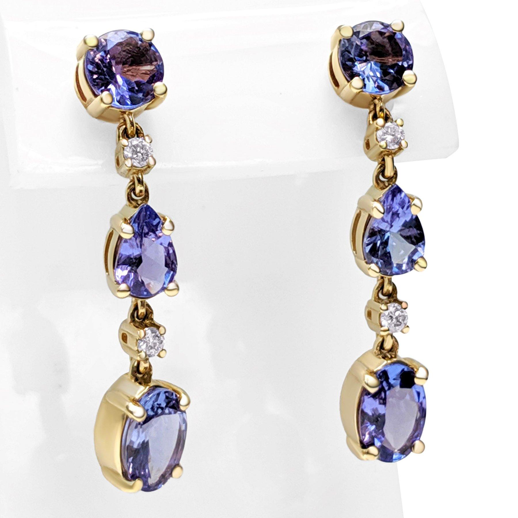Art Deco NO RESERVE! 3.20Ct Tanzanite and 0.15Ct Diamonds 14 kt. Yellow gold Earrings For Sale
