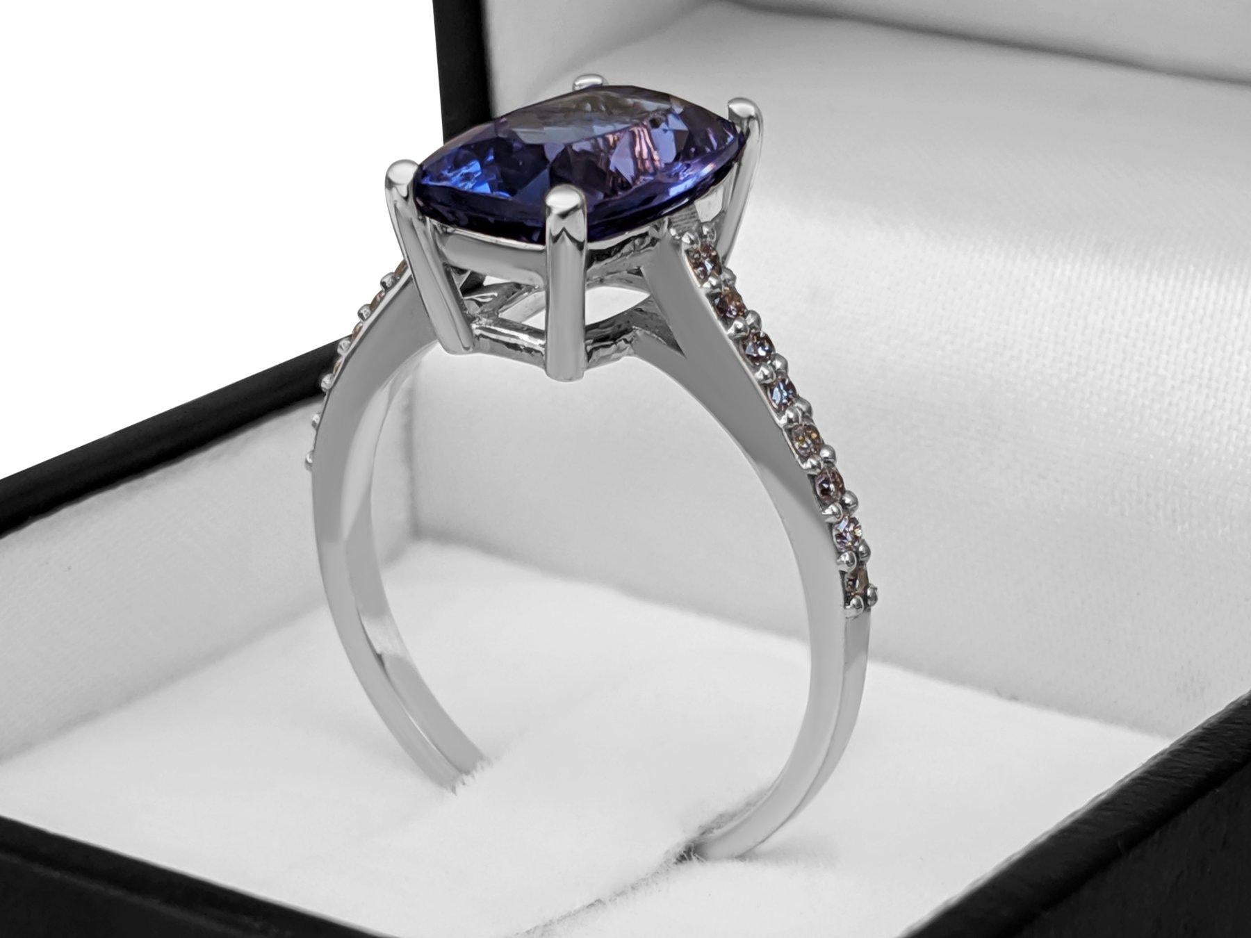 Women's NO RESERVE!   3.33Ct Tanzanite & 0.16Ct Diamonds - 14 kt. White gold - Ring For Sale