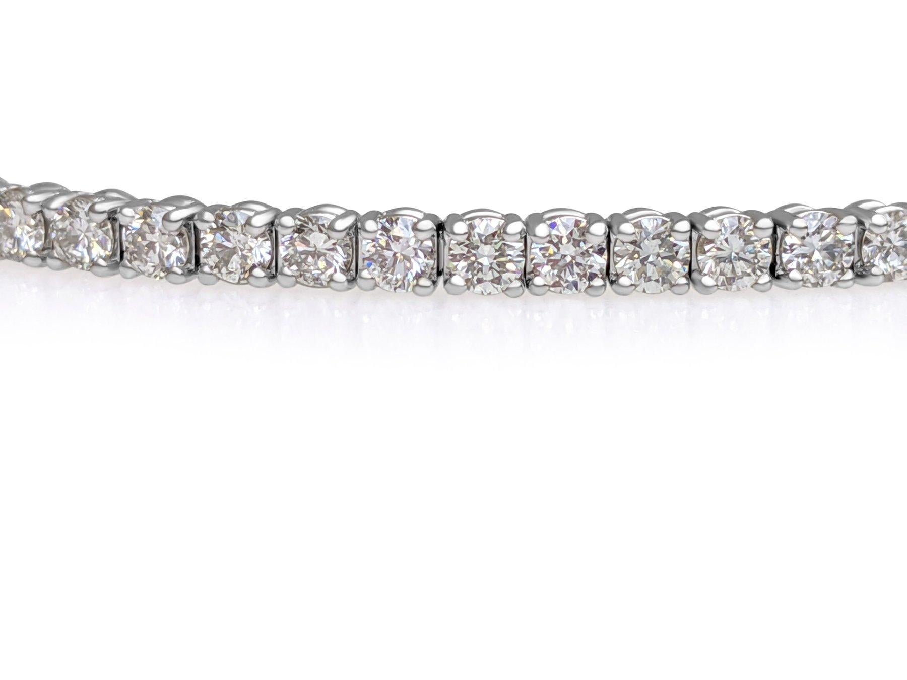 Taille ronde Bracelet tennis en or blanc 14 carats avec diamants de 3,45 carats en vente