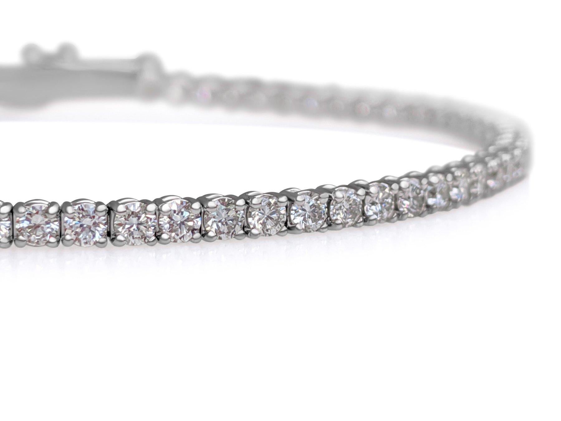 Bracelet tennis en or blanc 14 carats avec diamants de 3,45 carats en vente 1