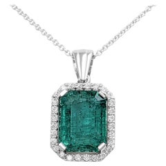 NO RESERVE - 4.02ct Emerald 
0.18ct Diamonds, 14K White Gold Necklace