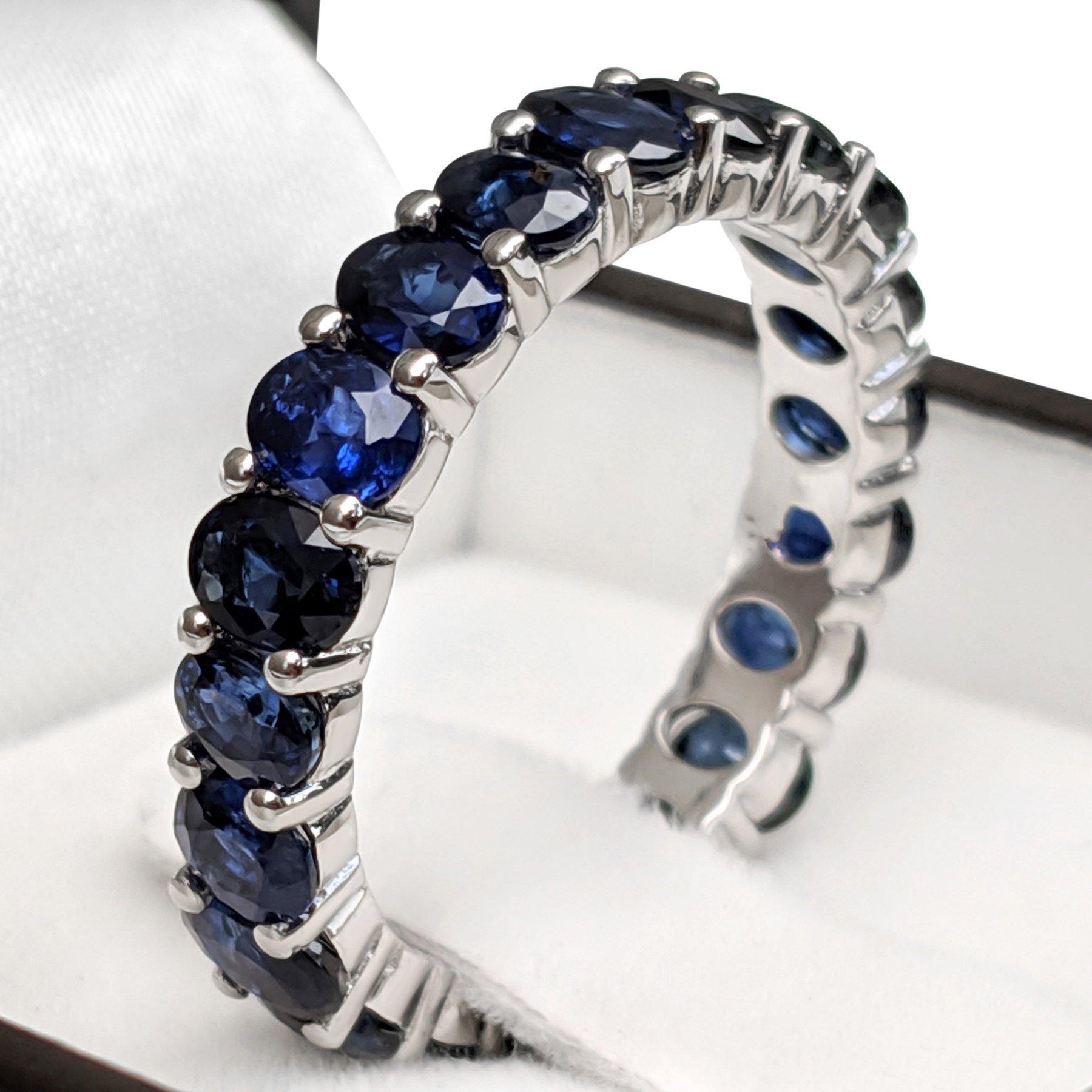 NO RESERVE! 4.55Ct Sapphire Eternity Band - Sapphire - 14kt White gold - Ring In New Condition For Sale In Ramat Gan, IL
