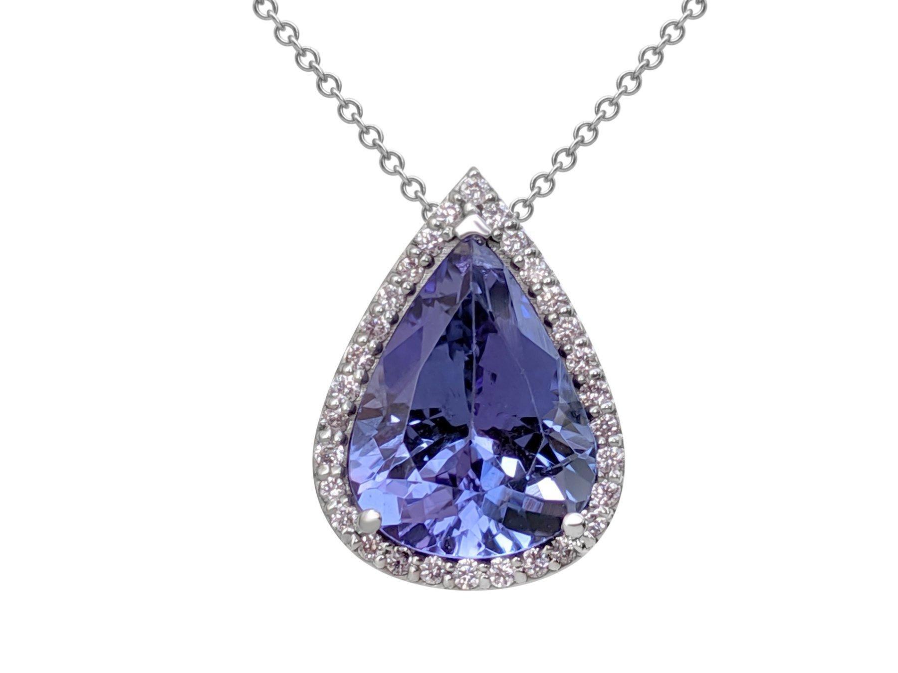 Women's NO RESERVE! 4.66 Ct Tanzanites & 0.21Ct Diamonds 14 kt. White gold Necklace For Sale