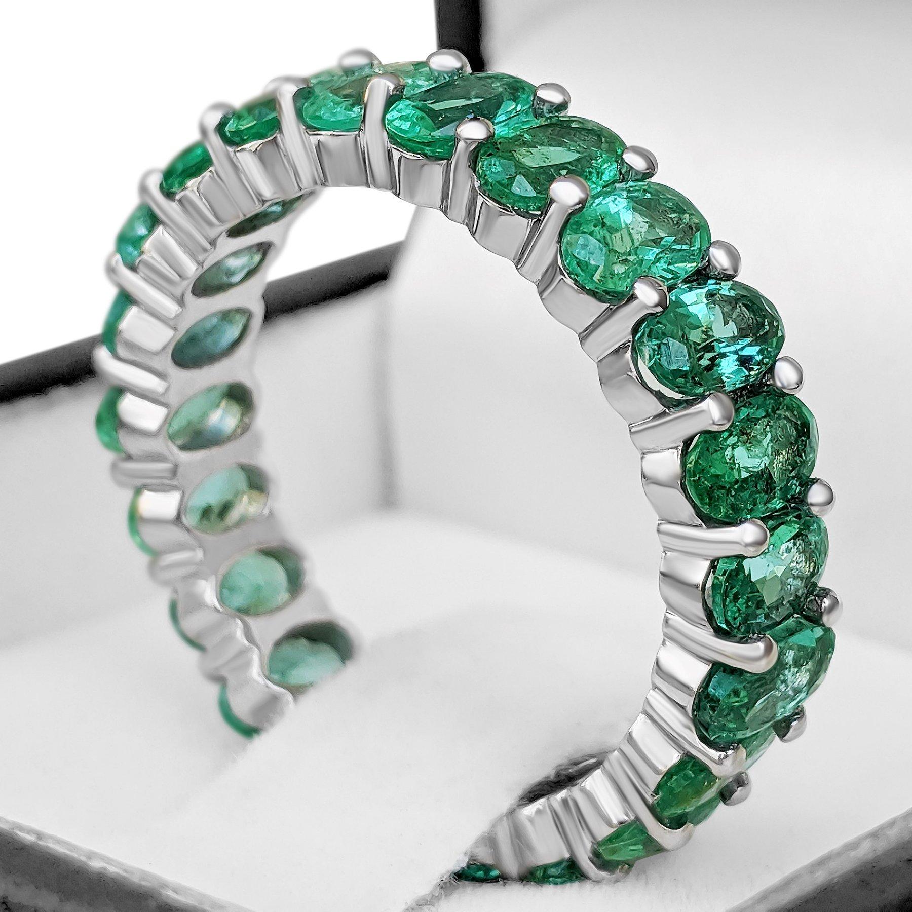 $1 NO RESERVE!   4.70 cttw Natural Emeralds Eternity Band - 14k White Gold In New Condition In Ramat Gan, IL