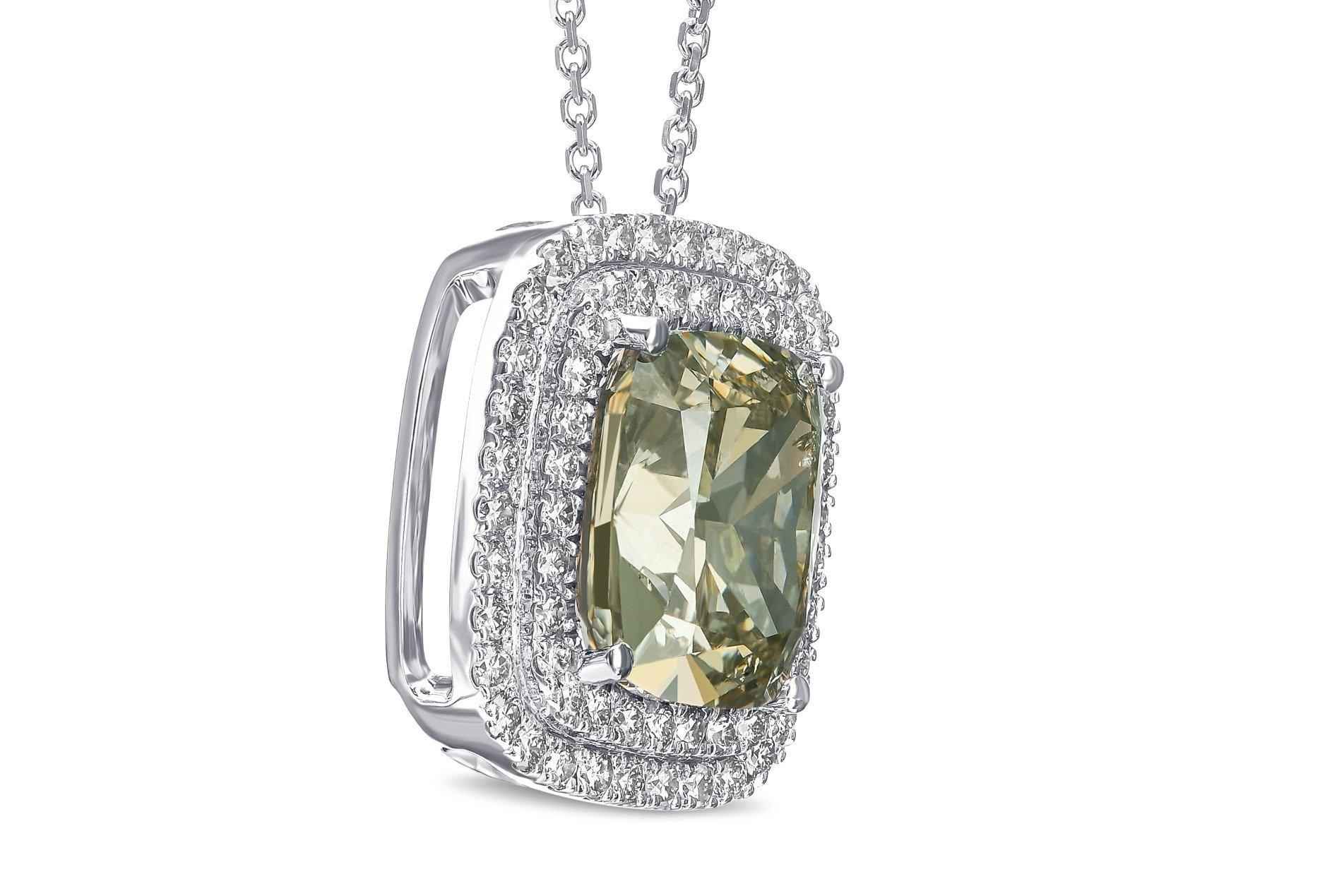NO RESERVE!  -  5.02 Cushion Fancy Color Double Halo 18K White Gold Pendant In New Condition For Sale In Ramat Gan, IL