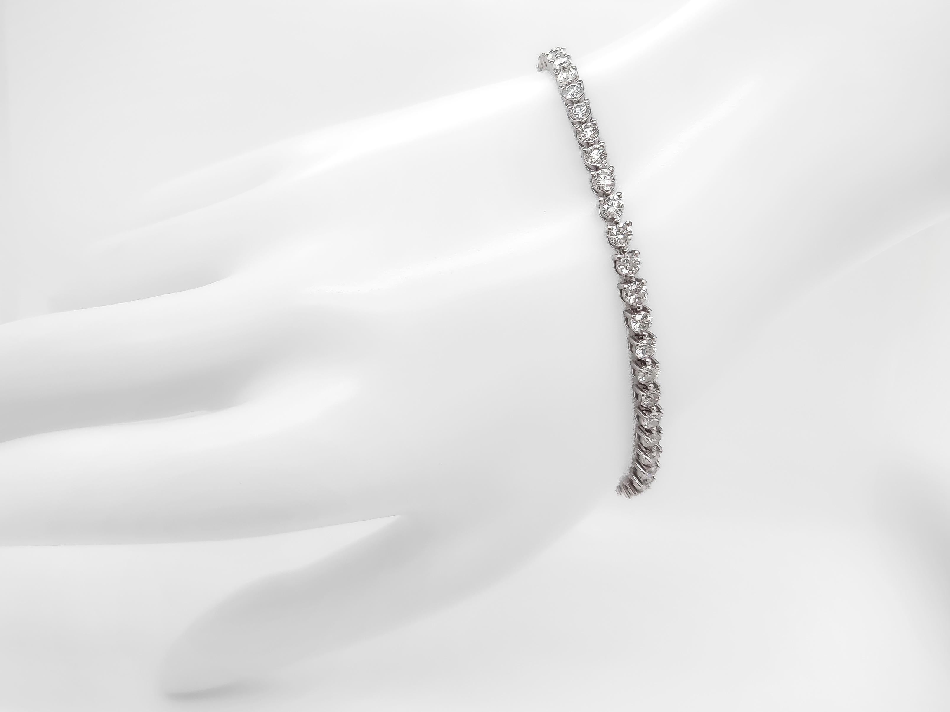 Women's NO RESERVE 5.50ct Round Diamond D-F VVS - VS 14k White Gold Bracelet For Sale