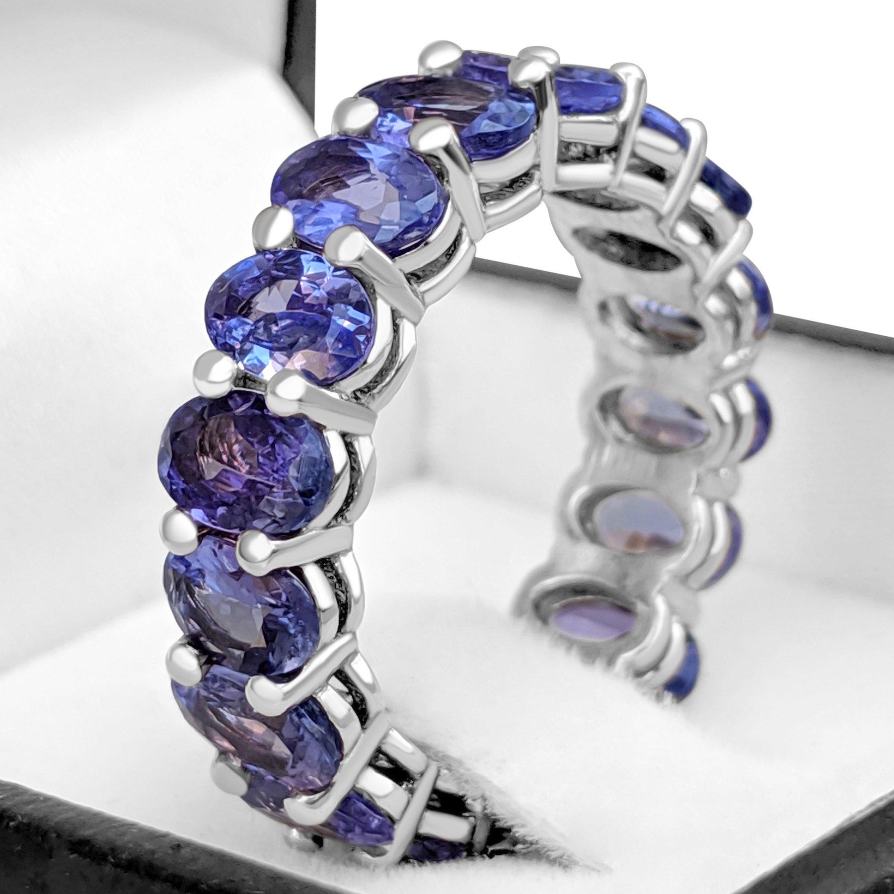 NO RESERVE! 6.37 Carat Tanzanite Eternity Band - 14 kt. White Gold - Ring For Sale 1
