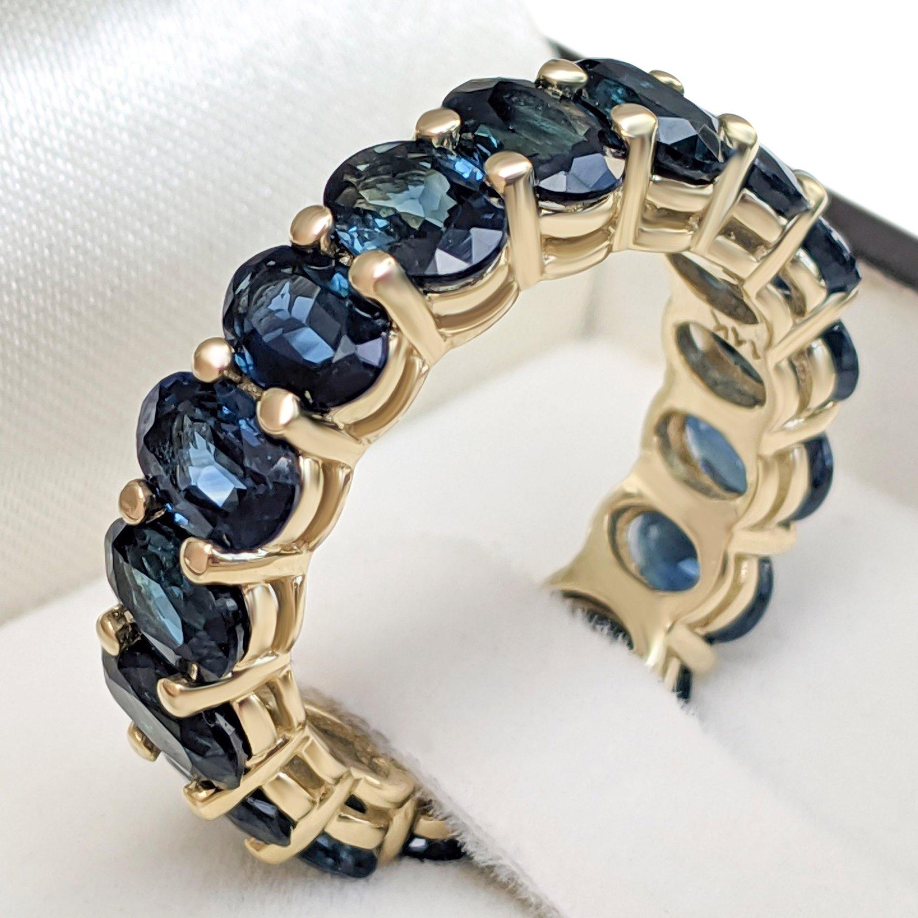 Art Deco NO RESERVE! 7.13 Carat Sapphire Eternity Band - 14 kt. Yellow Gold - Ring For Sale