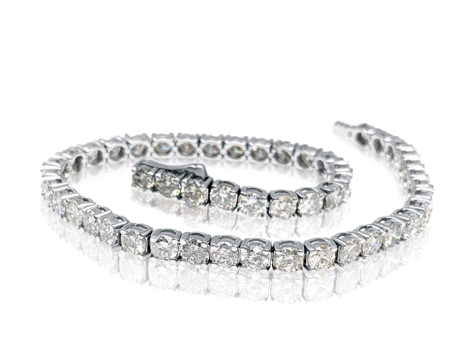 Women's NO RESERVE!  -  7.72Ct F-H Diamond Tennis 14K White Gold Bracelet For Sale