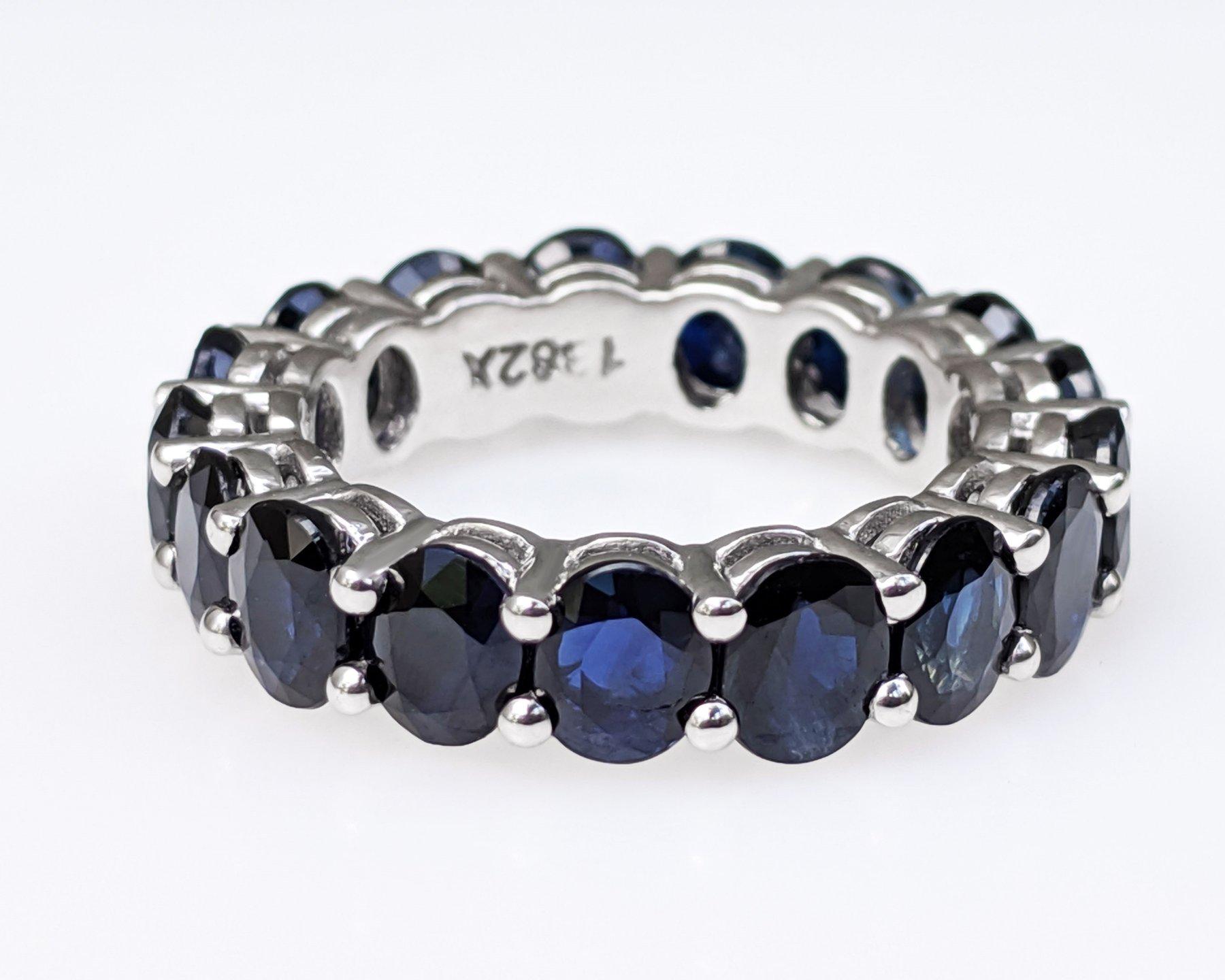 Women's NO RESERVE! 7.96 Carat Sapphire Eternity Band - 14 kt. White gold - Ring
