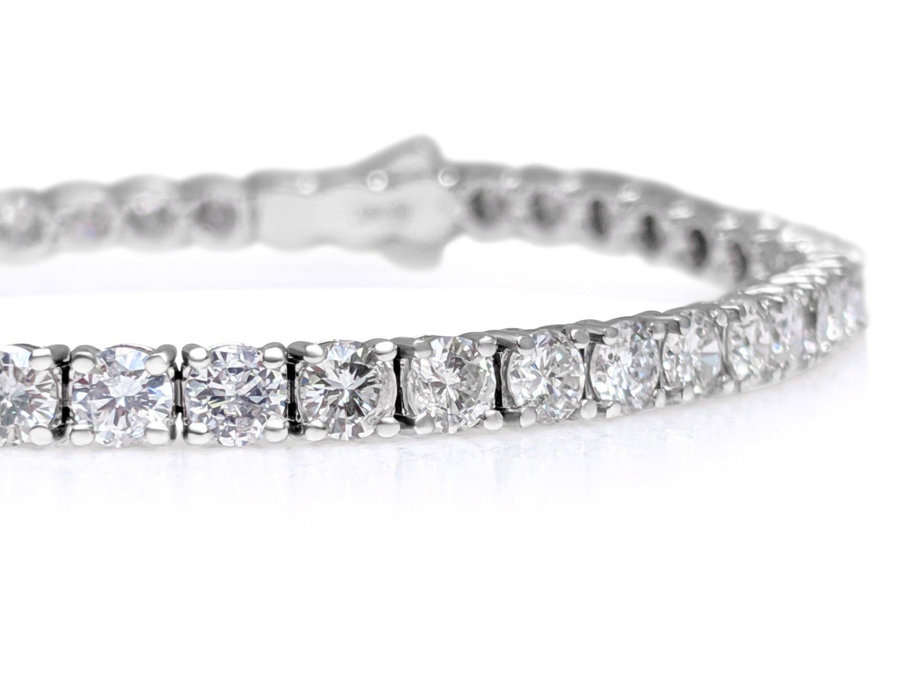 NO RESERVE! - 8.00Ct Diamond Tennis 14K White Gold Bracelet In New Condition For Sale In Ramat Gan, IL
