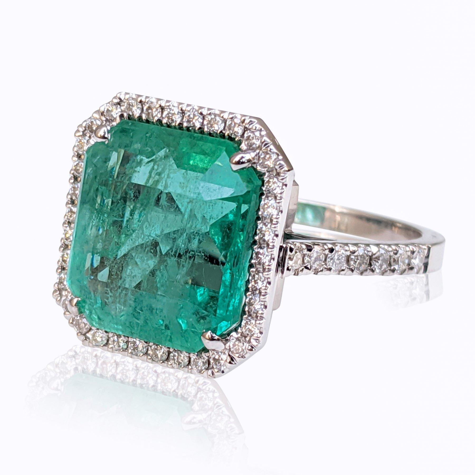 Square Cut NO RESERVE 8.15Ct Emerald & 0.65Ct D-F Diamonds - 18 kt. White gold - Ring