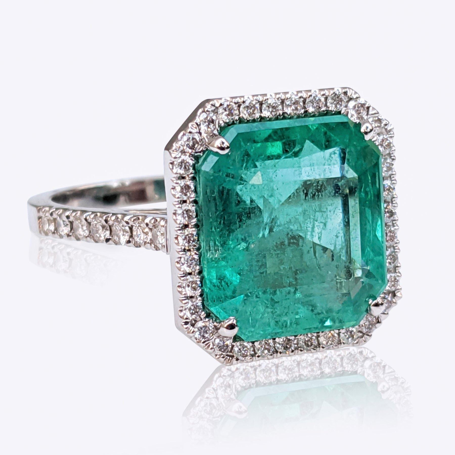 NO RESERVE 8.15Ct Emerald & 0.65Ct D-F Diamonds - 18 kt. White gold - Ring For Sale 2