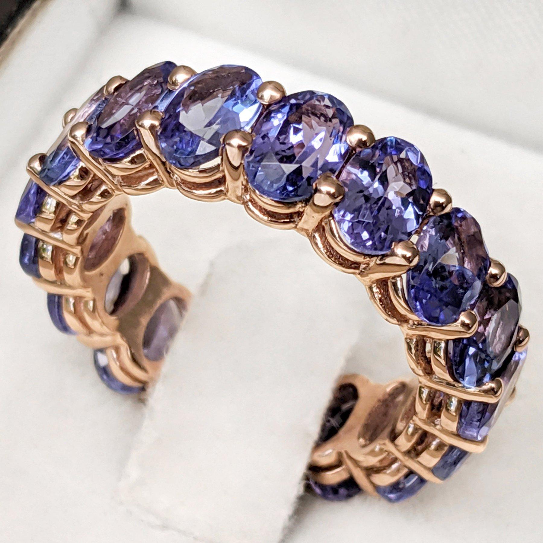 Oval Cut NO RESERVE! 8.18 Carat Tanzanite Eternity Band - 14 kt. Rose Gold - Ring